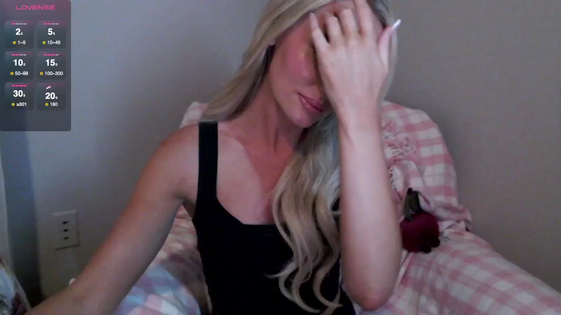 Gallery image thumbnail from Officialelsa's myfreecams stream on, 06/03/2025, 05:33 image 6 of 20