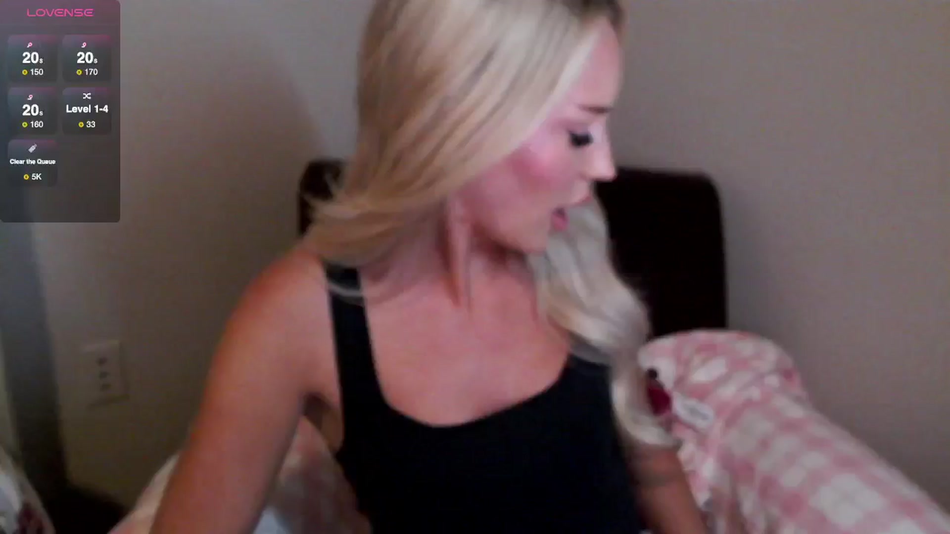 Gallery image thumbnail from Officialelsa's myfreecams stream on, 06/03/2025, 05:33 image 10 of 20
