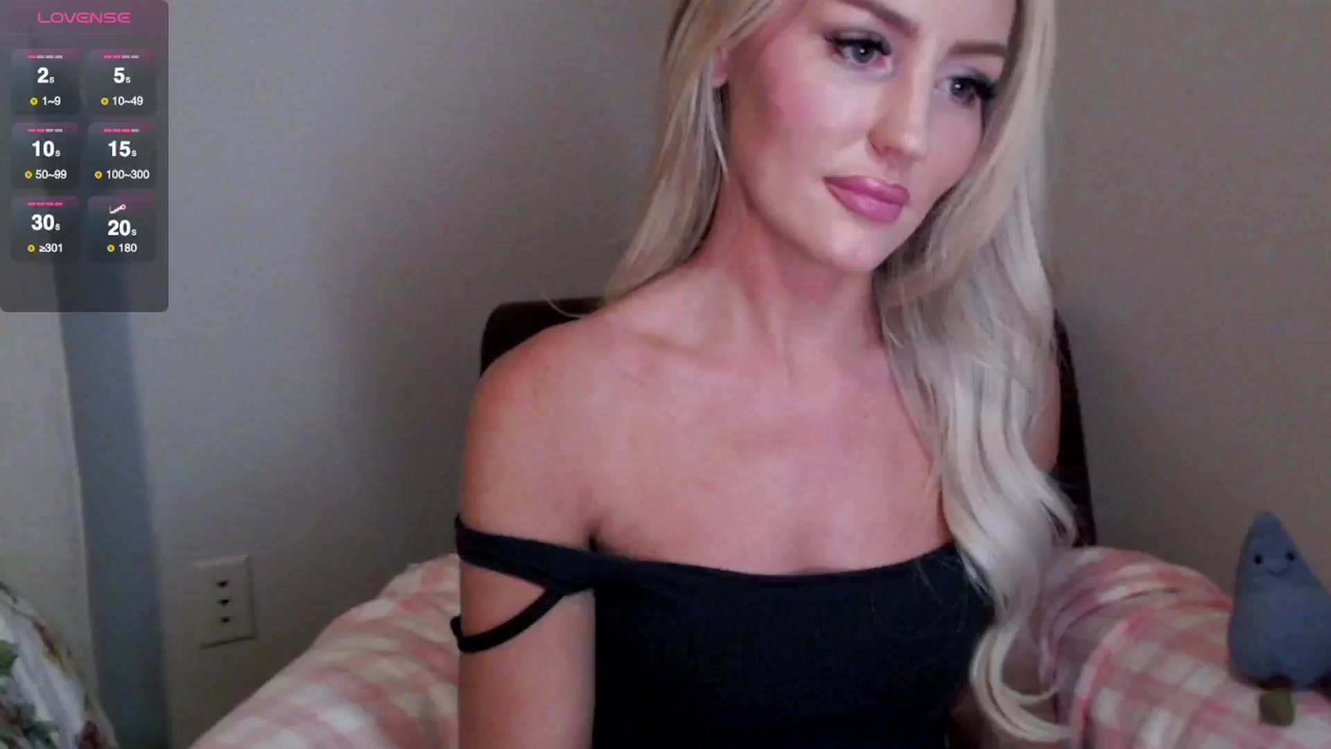 Gallery image thumbnail from Officialelsa's myfreecams stream on, 06/03/2025, 05:33 image 20 of 20