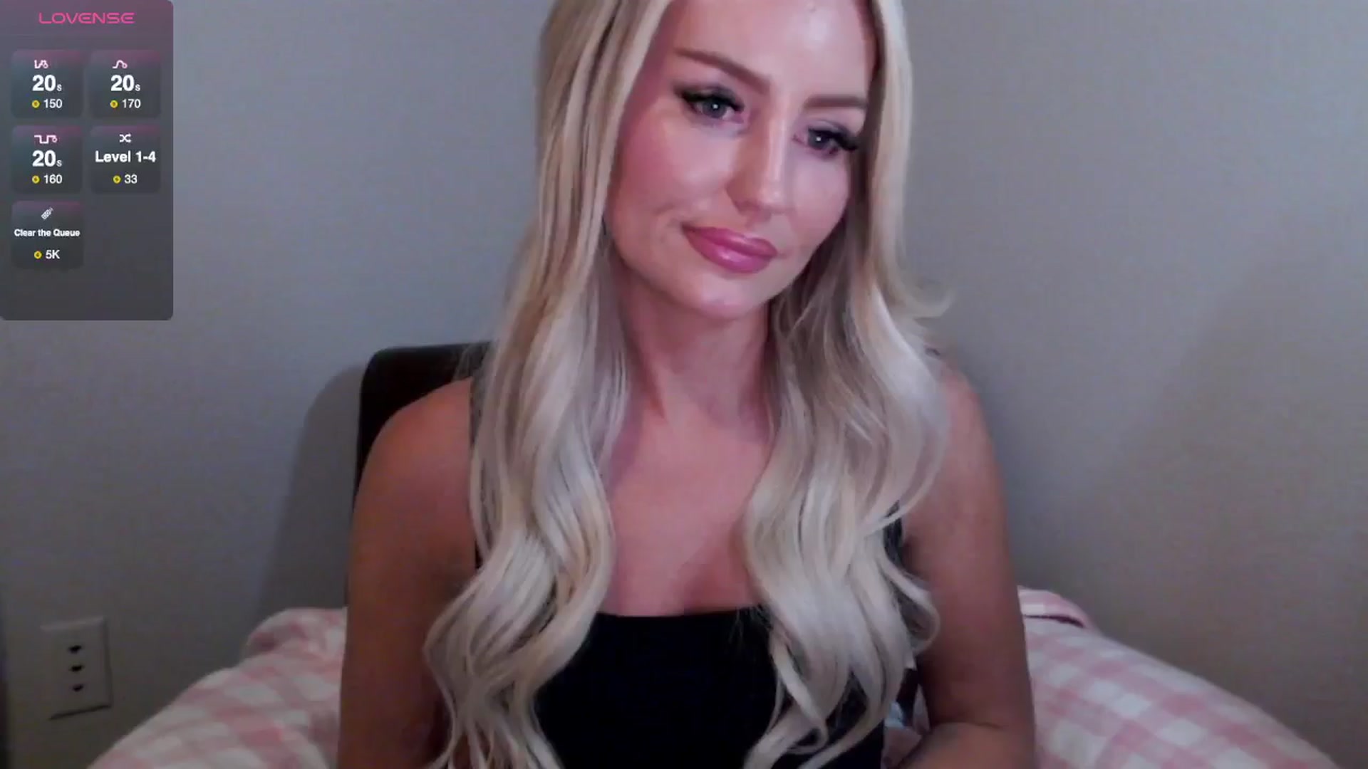 Gallery image thumbnail from Officialelsa's myfreecams stream on, 06/03/2025, 06:14 image 4 of 20