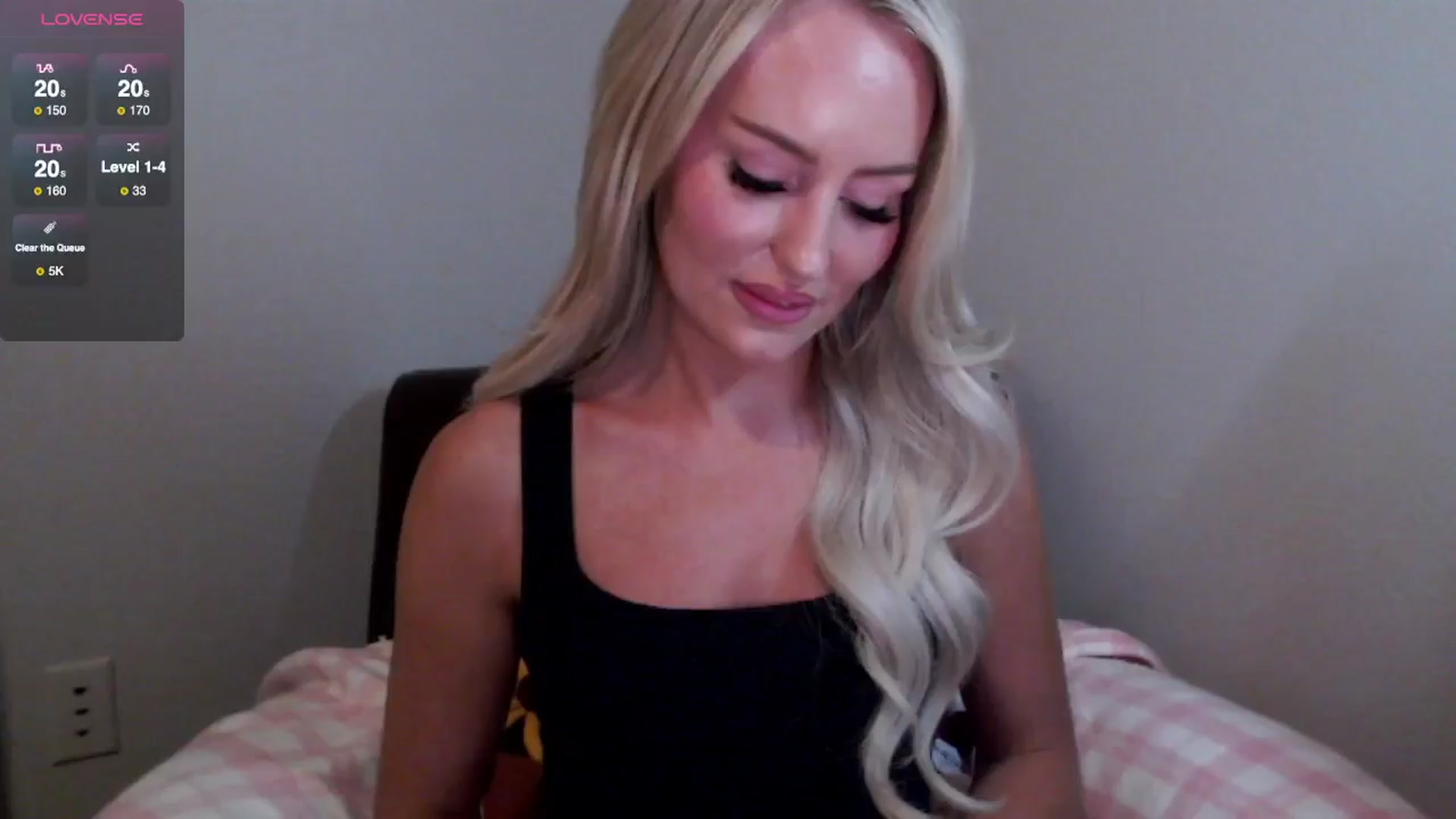 Gallery image thumbnail from Officialelsa's myfreecams stream on, 06/03/2025, 06:14 image 3 of 20