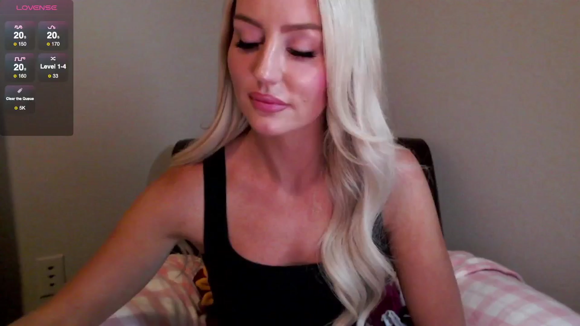 Gallery image thumbnail from Officialelsa's myfreecams stream on, 06/03/2025, 06:14 image 10 of 20