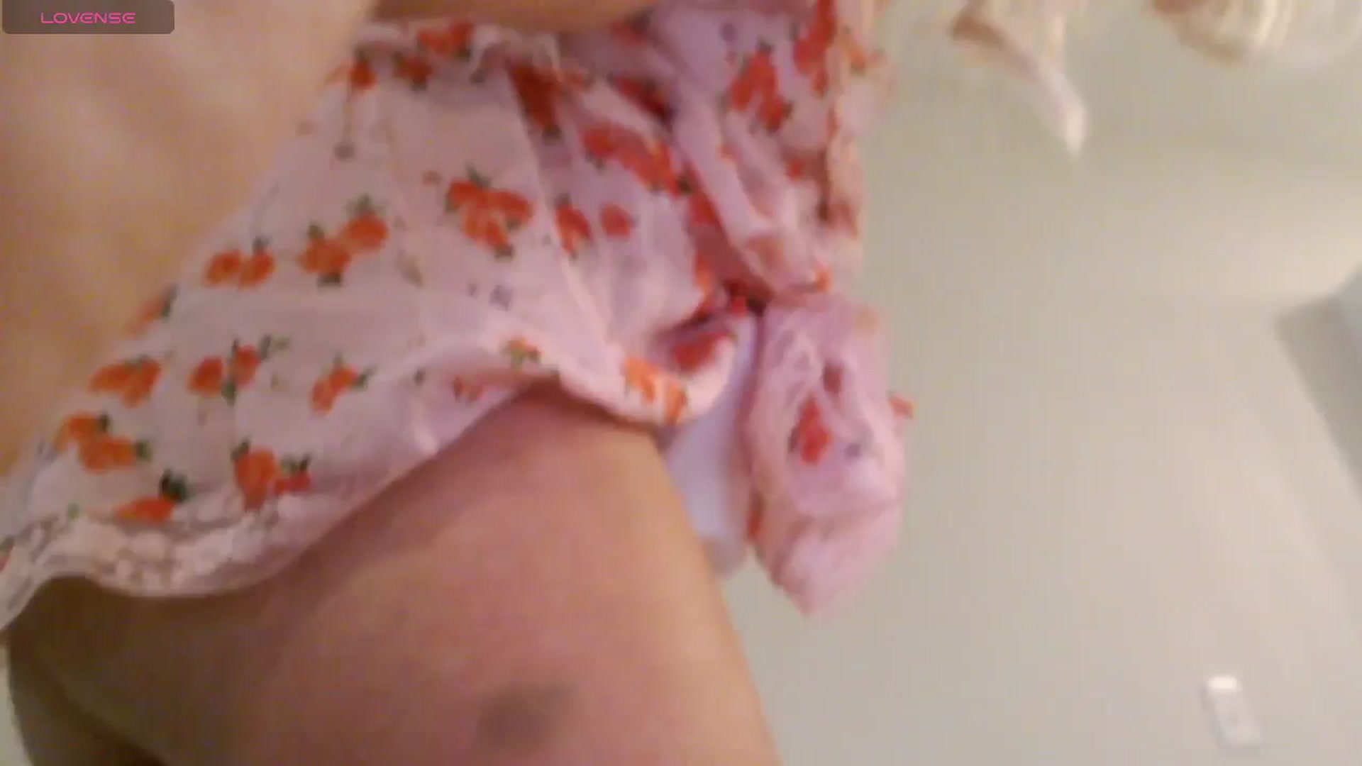 Gallery image thumbnail from Officialelsa's myfreecams stream on, 06/11/2025, 22:11 image 10 of 20