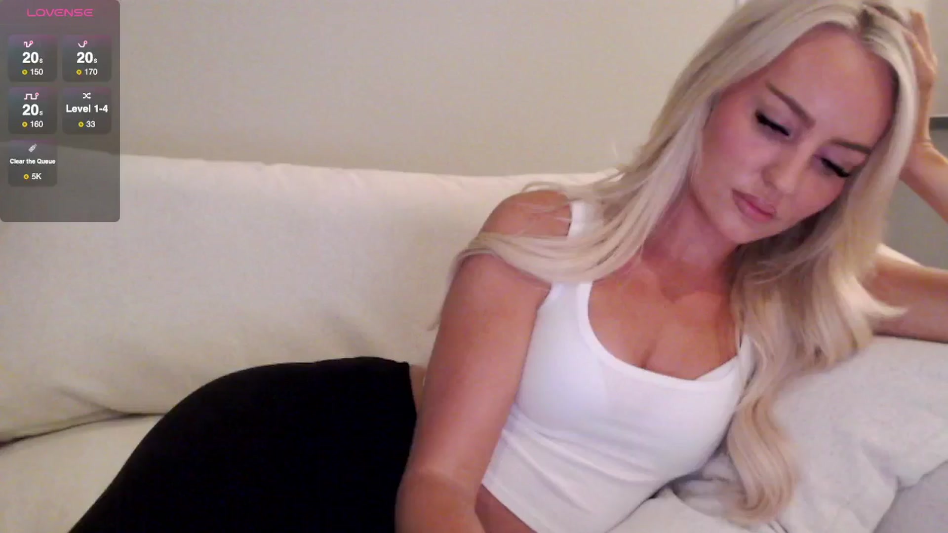 Gallery image thumbnail from Officialelsa's myfreecams stream on, 06/15/2025, 19:09 image 11 of 20