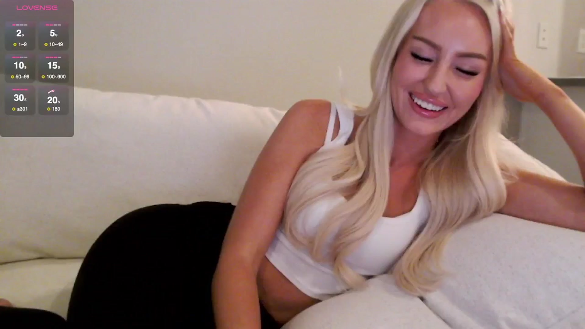 Gallery image thumbnail from Officialelsa's myfreecams stream on, 06/15/2025, 21:11 image 9 of 20