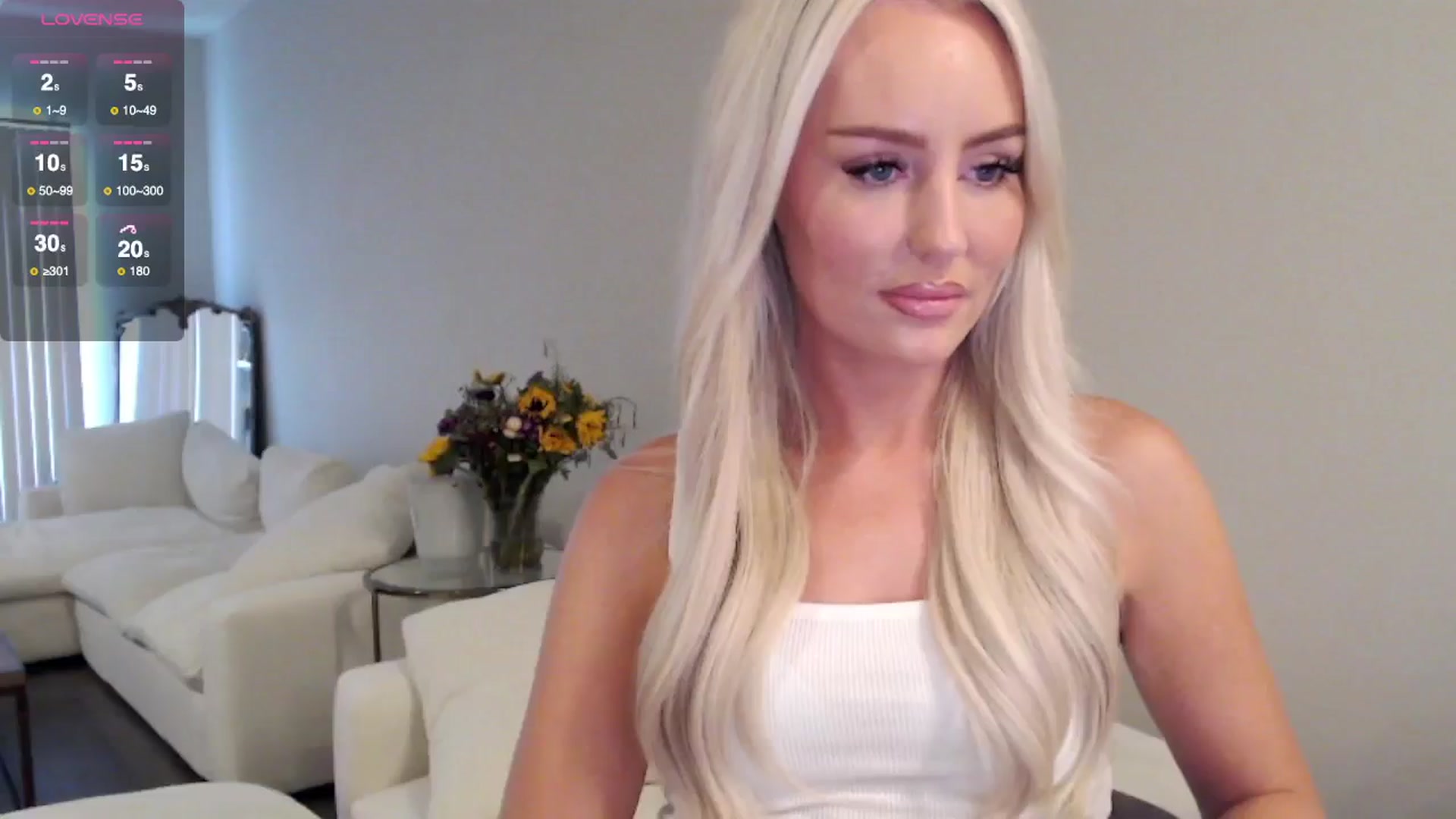 Gallery image thumbnail from Officialelsa's myfreecams stream on, 06/21/2025, 20:11 image 14 of 20