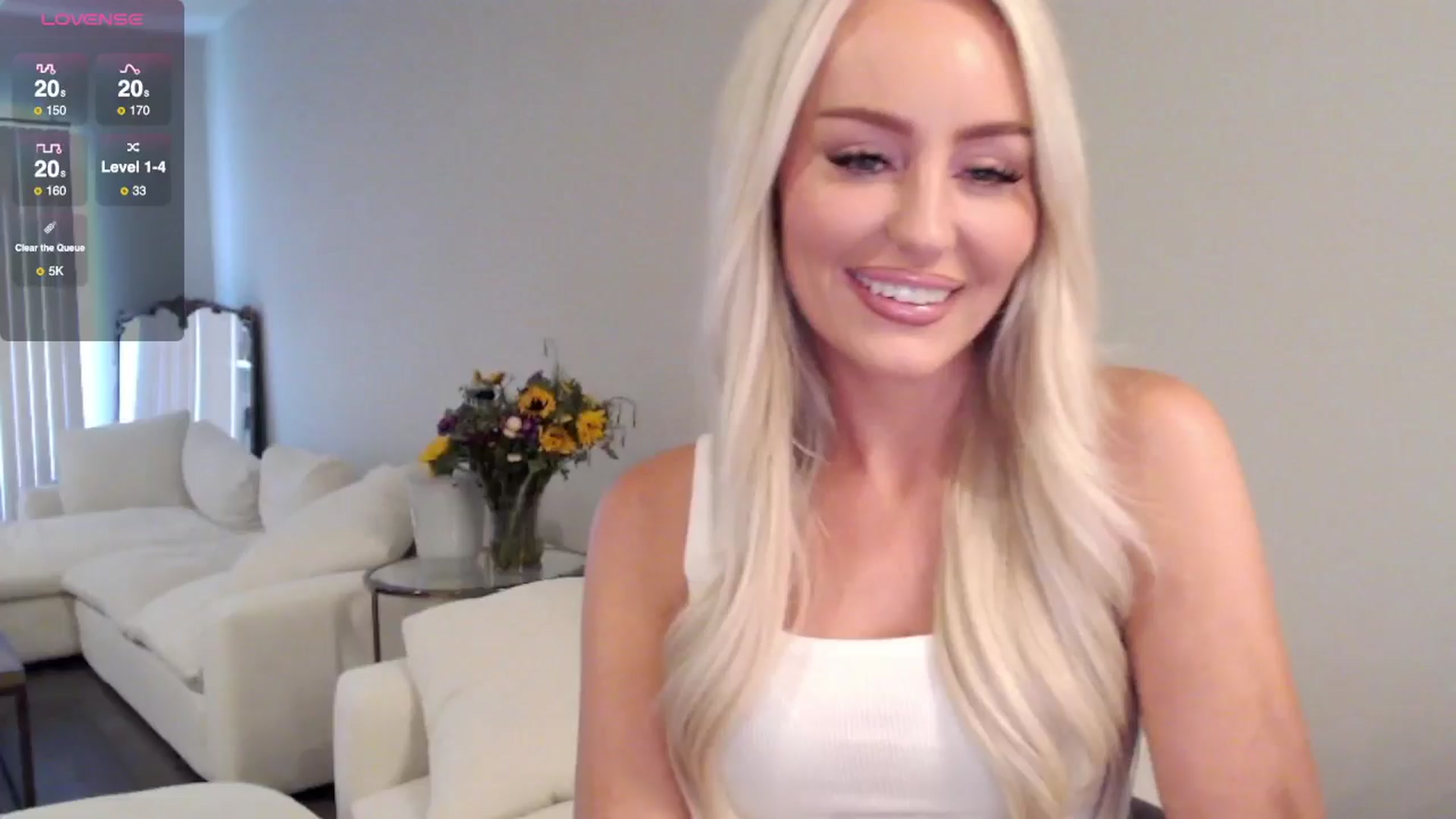 Gallery image thumbnail from Officialelsa's myfreecams stream on, 06/21/2025, 20:11 image 19 of 20