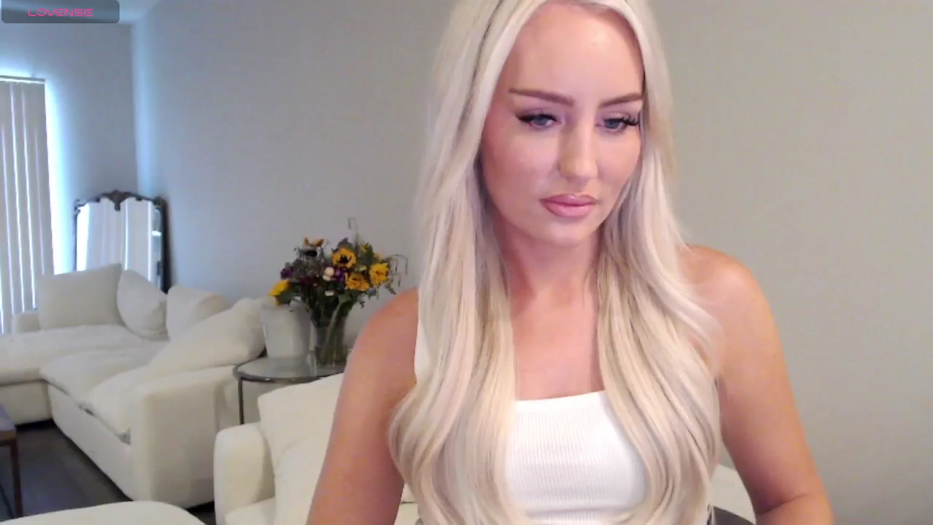 Gallery image thumbnail from Officialelsa's myfreecams stream on, 06/21/2025, 20:11 image 9 of 20