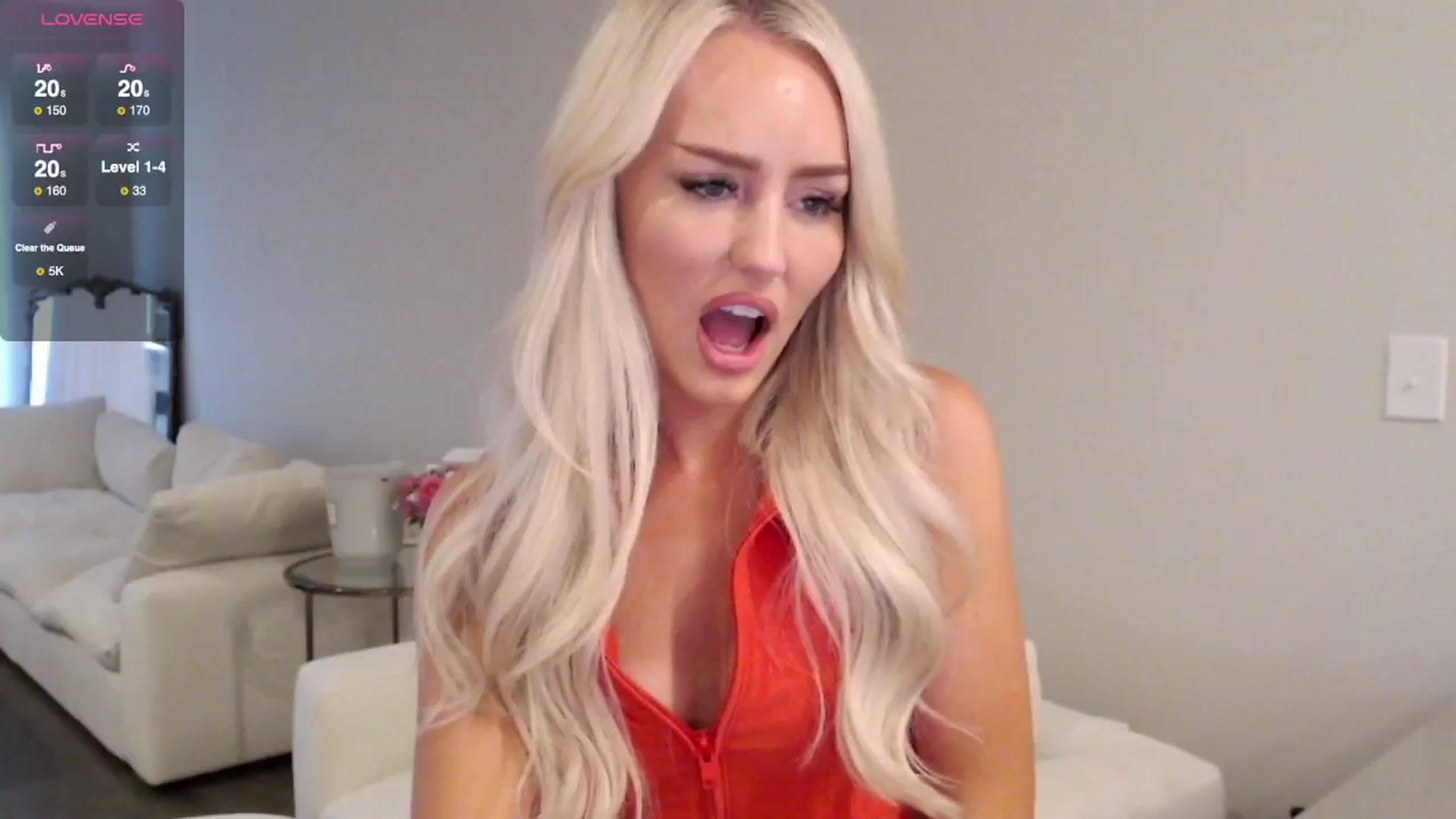 Gallery image thumbnail from Officialelsa's myfreecams stream on, 06/27/2025, 21:16 image 8 of 20