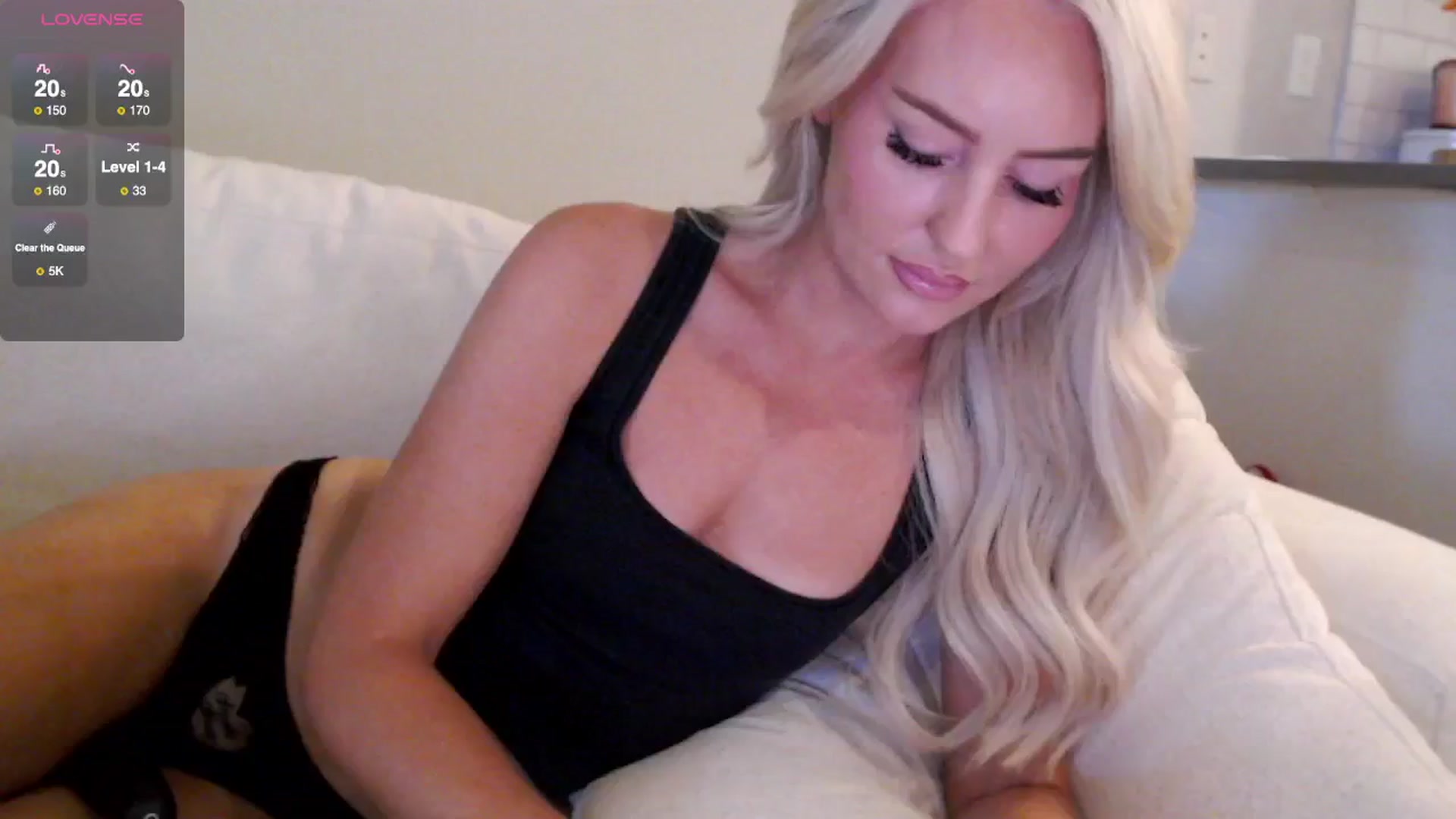 Gallery image thumbnail from Officialelsa's myfreecams stream on, 06/28/2025, 19:07 image 4 of 20
