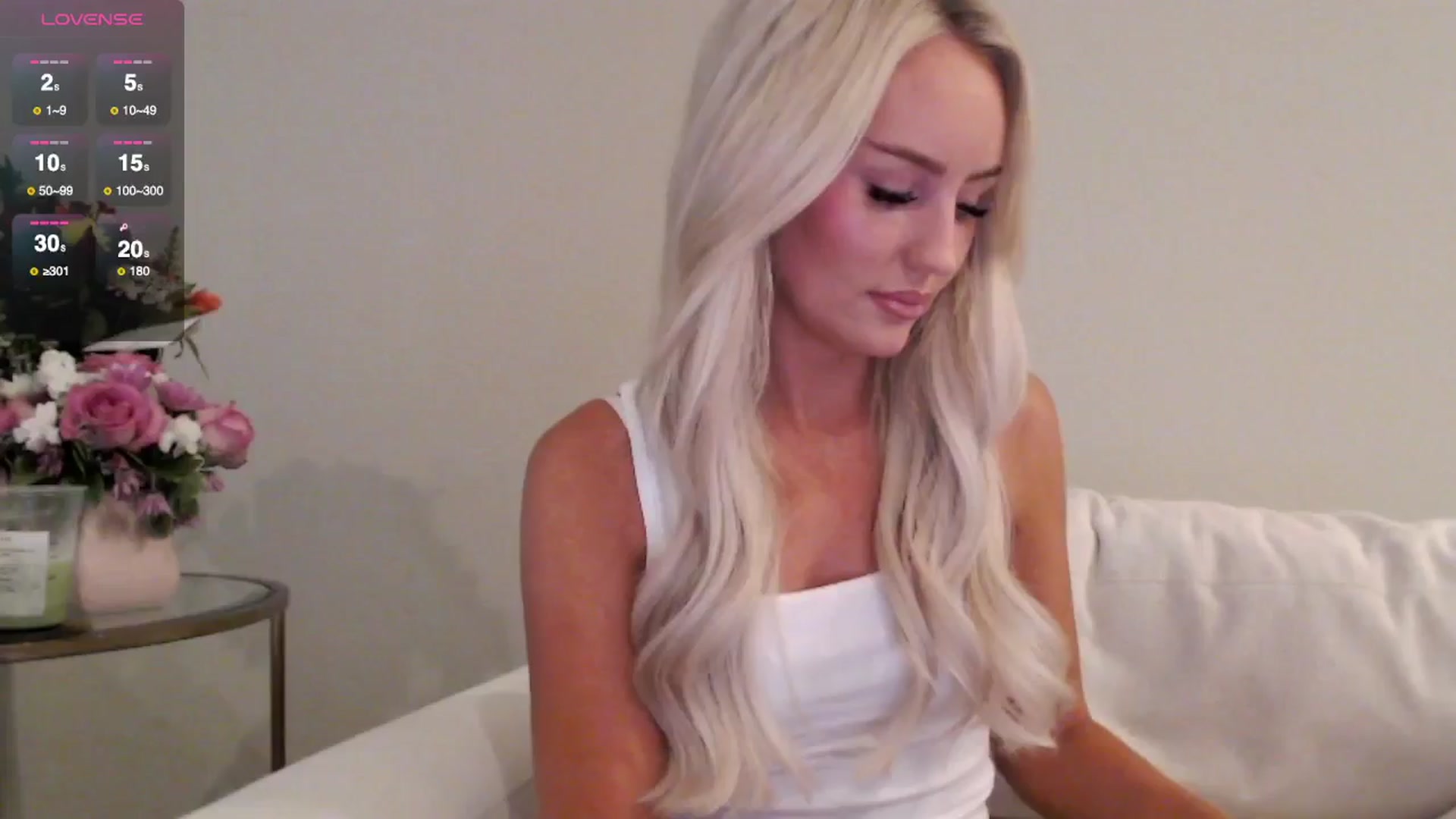 Gallery image thumbnail from Officialelsa's myfreecams stream on, 07/07/2025, 18:56 image 4 of 20