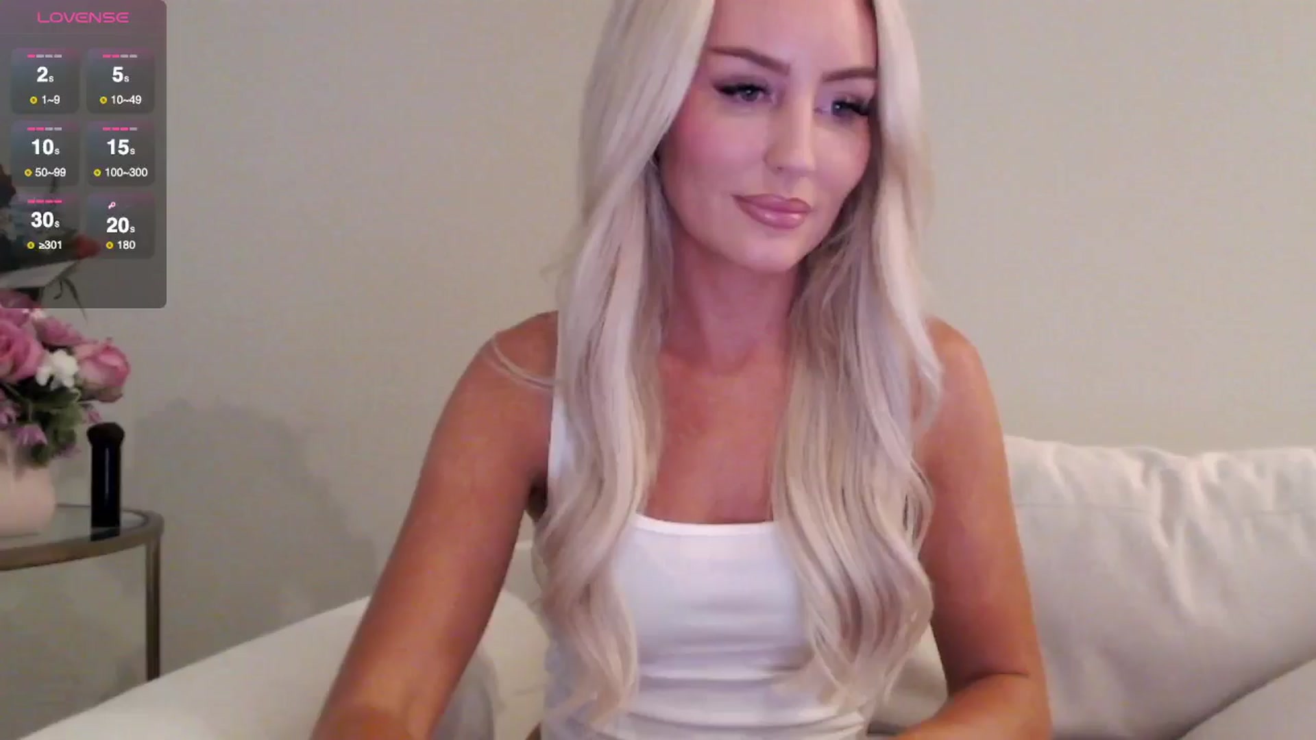 Gallery image thumbnail from Officialelsa's myfreecams stream on, 07/07/2025, 18:56 image 16 of 20