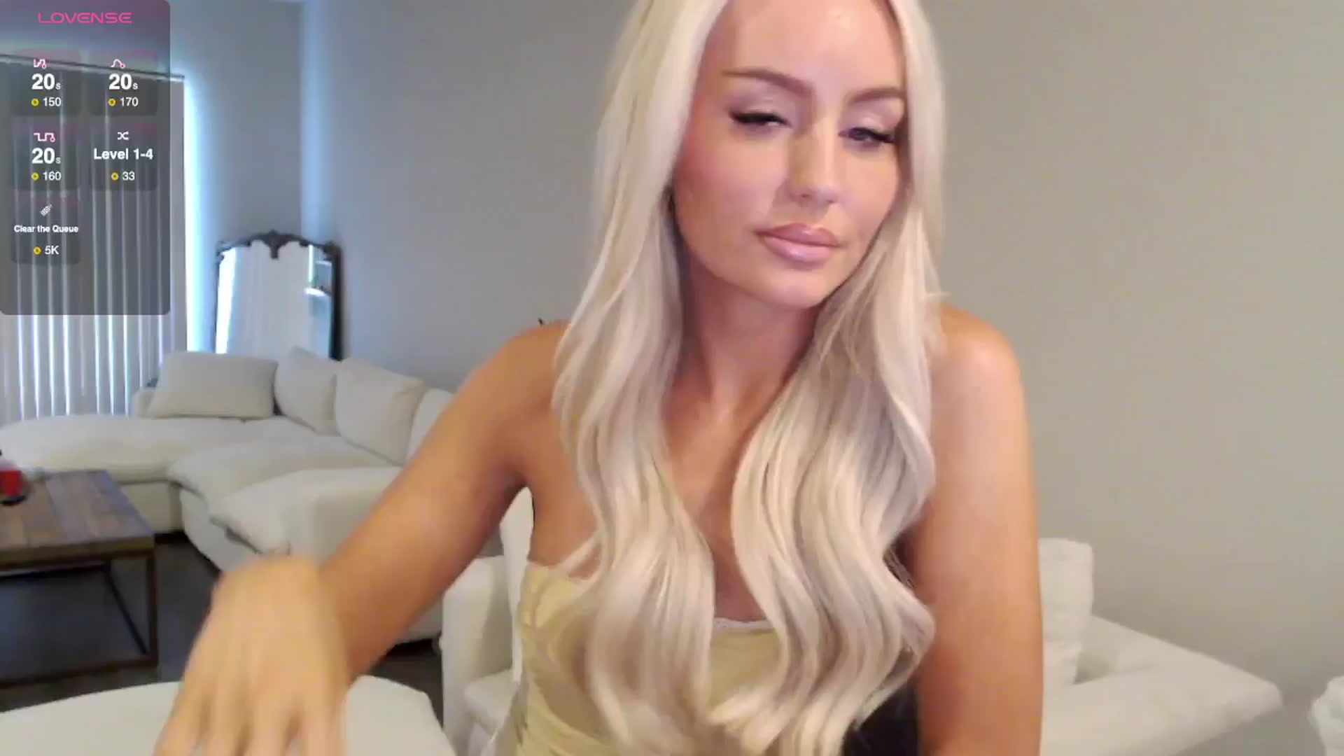 Gallery image thumbnail from Officialelsa's myfreecams stream on, 07/08/2025, 19:10 image 13 of 20