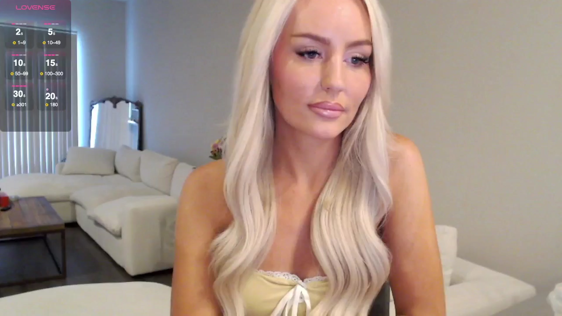 Gallery image thumbnail from Officialelsa's myfreecams stream on, 07/08/2025, 19:10 image 15 of 20