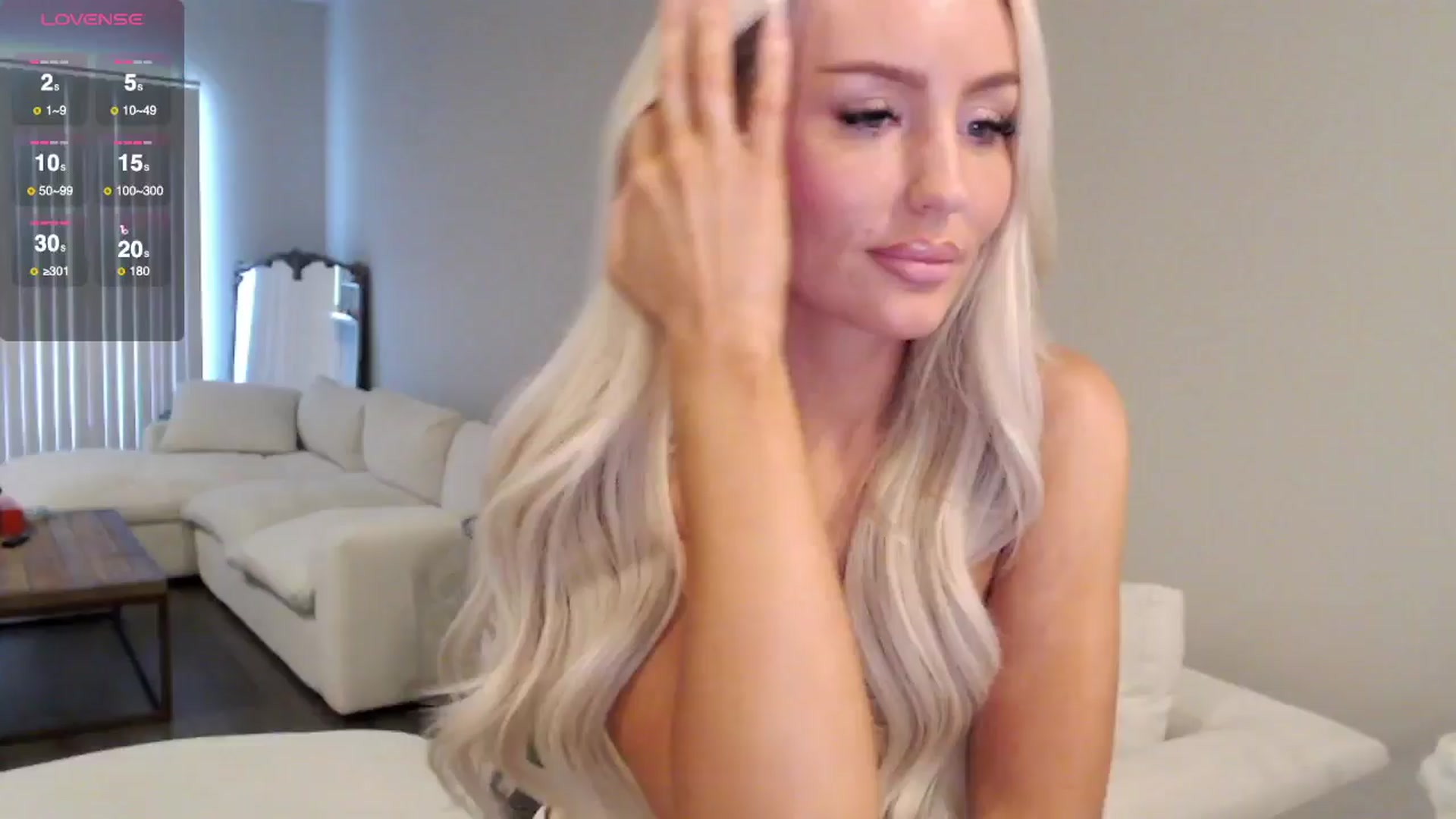Gallery image thumbnail from Officialelsa's myfreecams stream on, 07/08/2025, 19:10 image 12 of 20