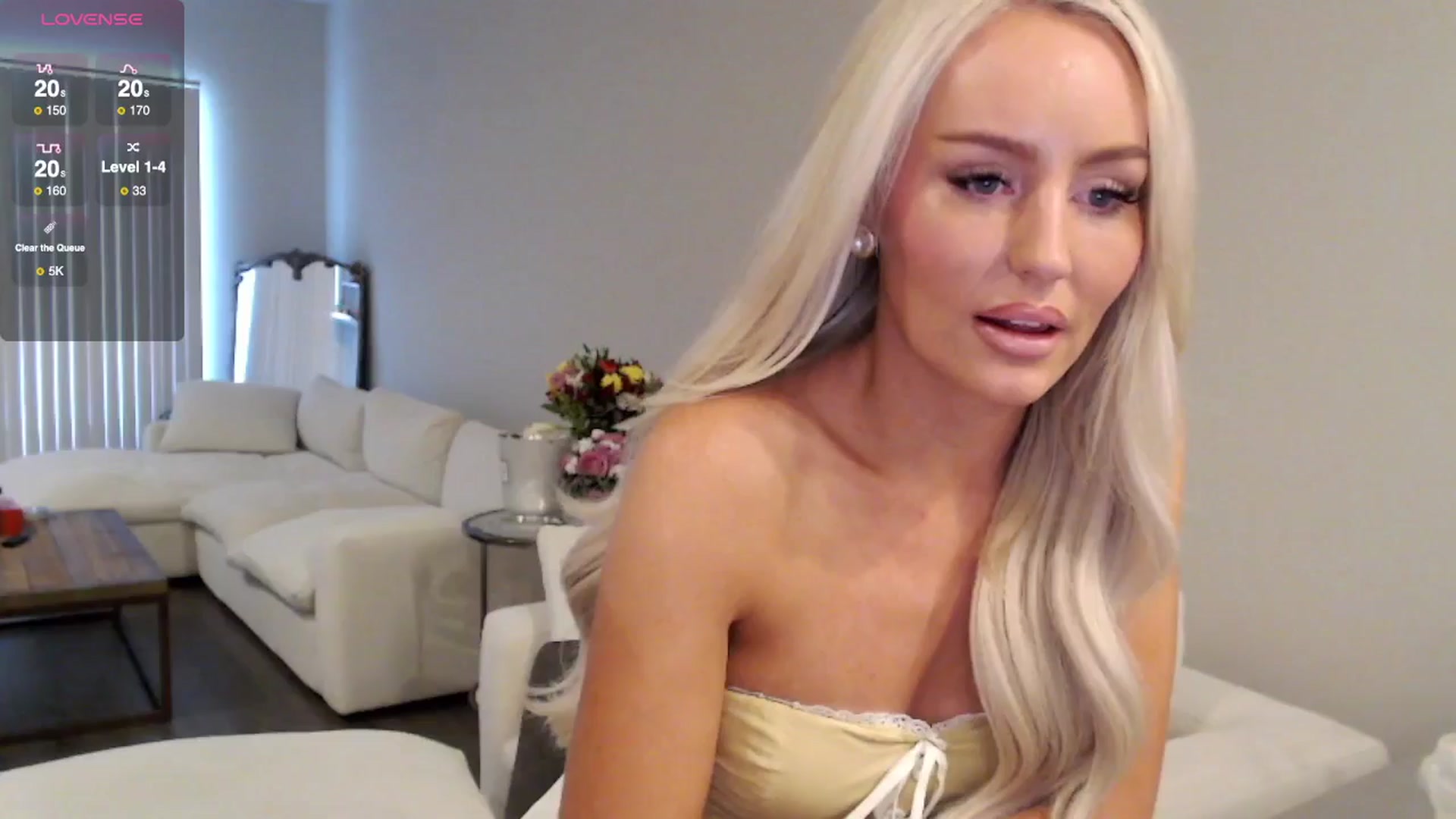 Gallery image thumbnail from Officialelsa's myfreecams stream on, 07/08/2025, 19:10 image 10 of 20