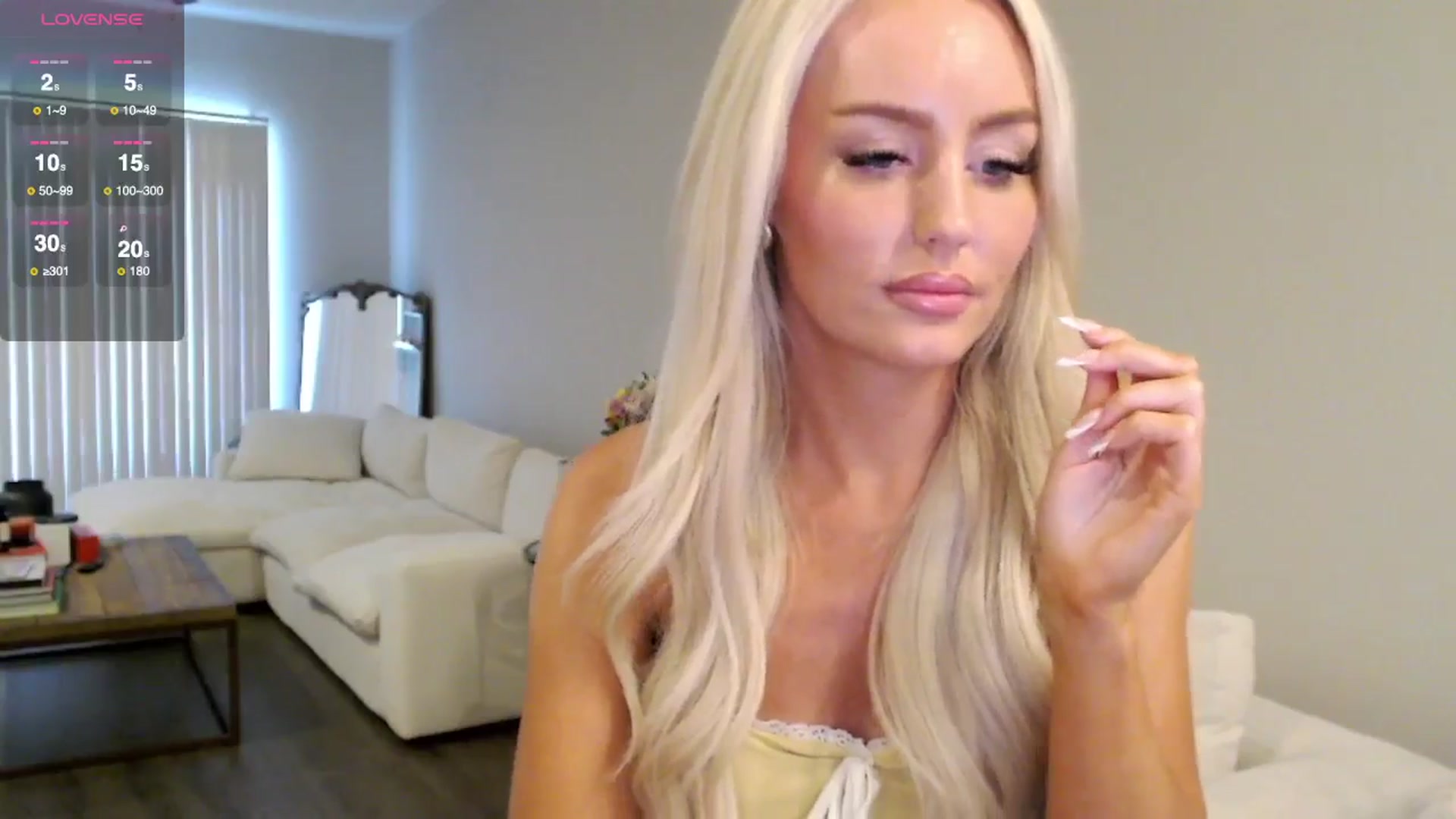 Gallery image thumbnail from Officialelsa's myfreecams stream on, 07/08/2025, 22:39 image 10 of 20