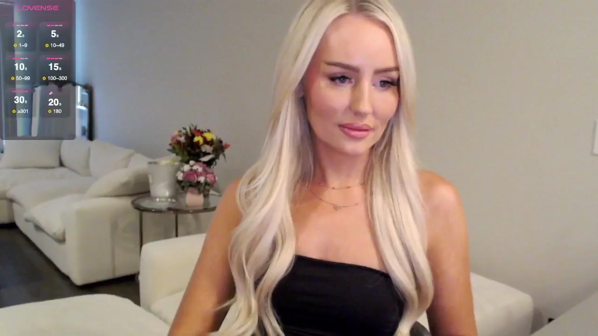 Gallery image thumbnail from Officialelsa's myfreecams stream on, 07/09/2025, 21:00 image 4 of 20