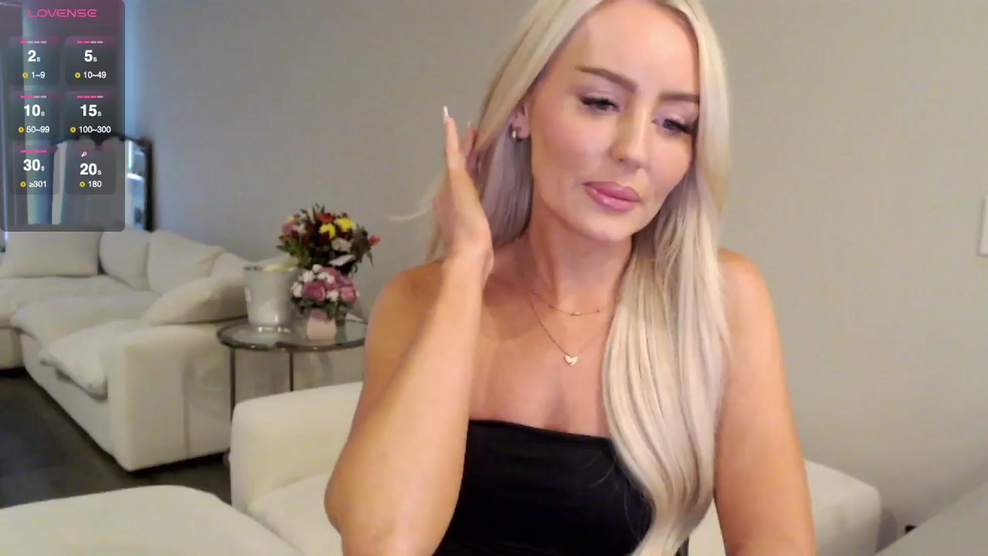 Gallery image thumbnail from Officialelsa's myfreecams stream on, 07/09/2025, 21:00 image 14 of 20