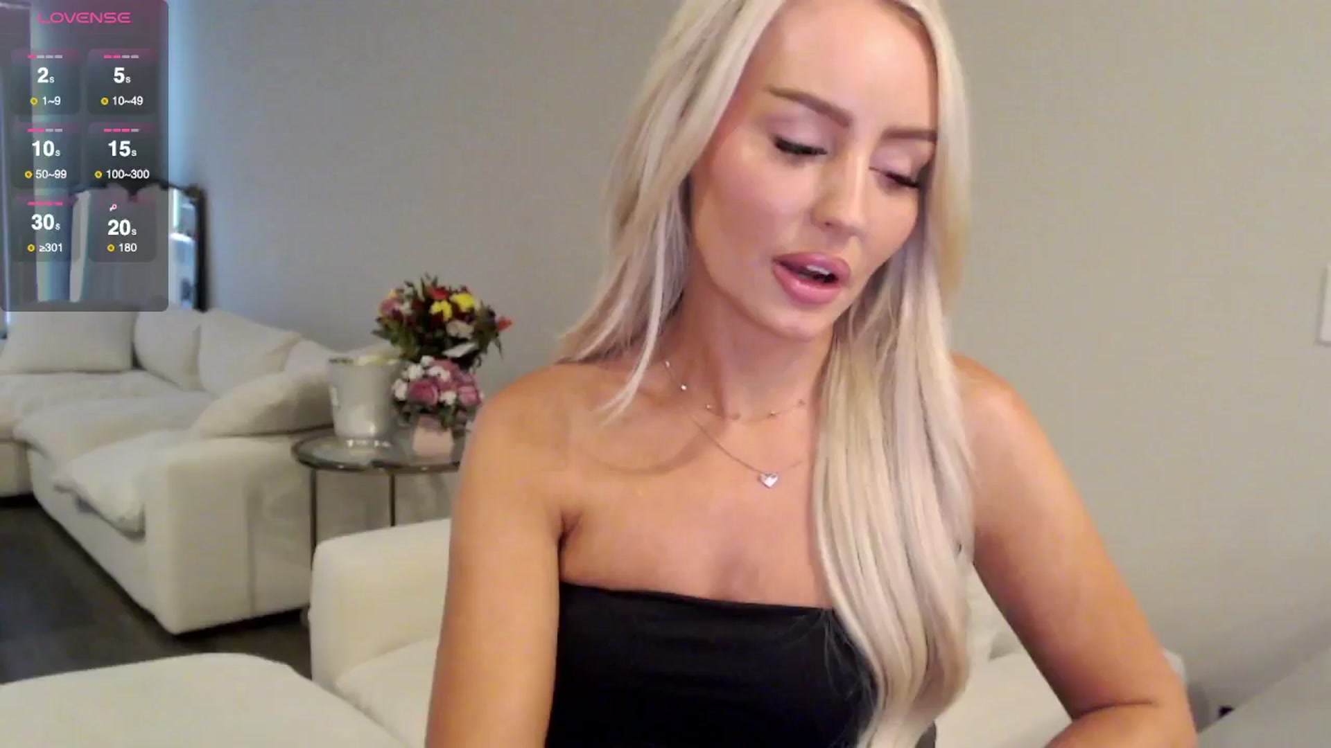 Gallery image thumbnail from Officialelsa's myfreecams stream on, 07/09/2025, 21:00 image 7 of 20