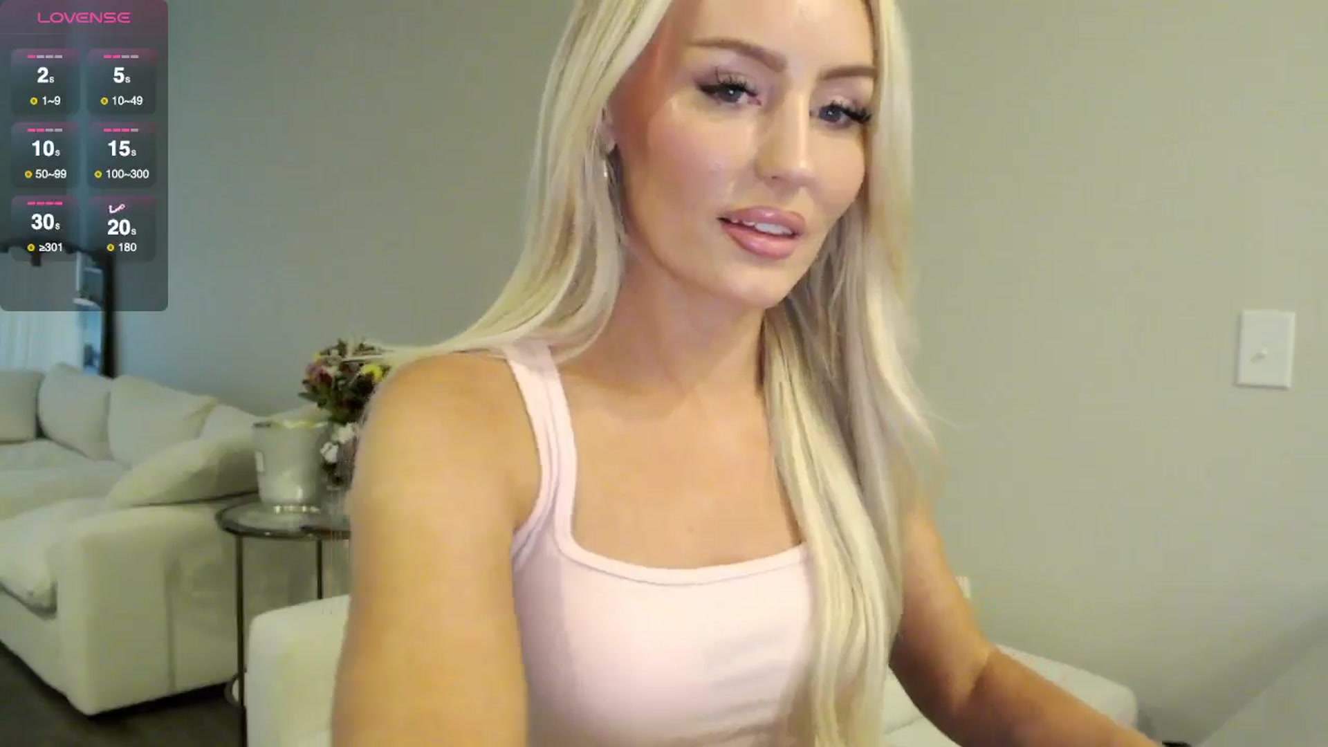 Gallery image thumbnail from Officialelsa's myfreecams stream on, 07/10/2025, 22:43 image 17 of 20