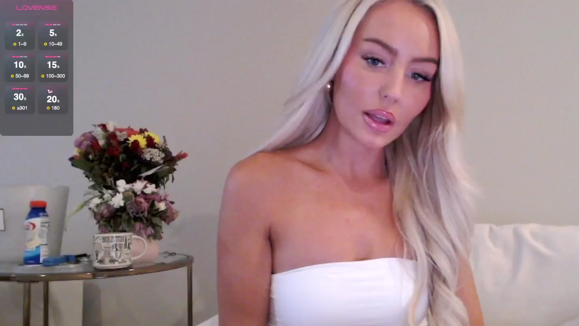 Gallery image thumbnail from Officialelsa's myfreecams stream on, 07/14/2025, 20:06 image 1 of 20