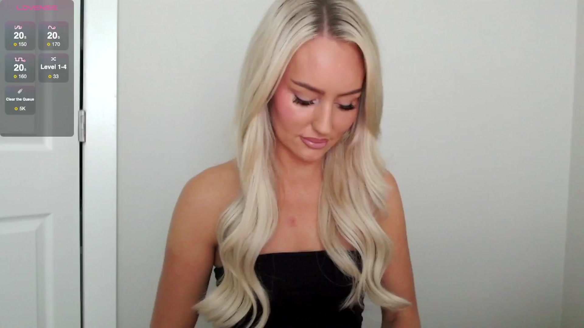 Gallery image thumbnail from Officialelsa's myfreecams stream on, 07/15/2025, 17:53 image 4 of 20