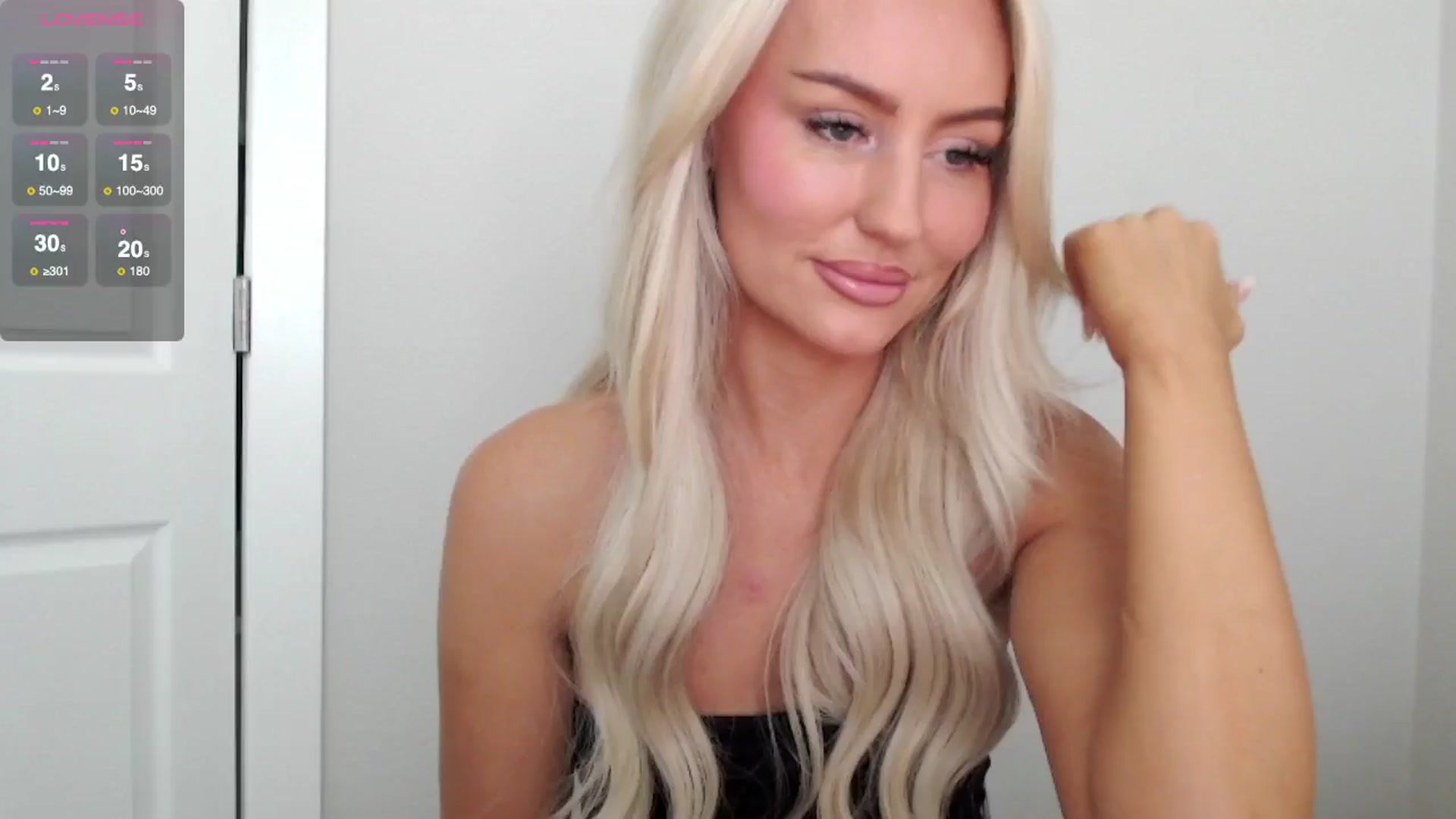Gallery image thumbnail from Officialelsa's myfreecams stream on, 07/15/2025, 17:53 image 6 of 20