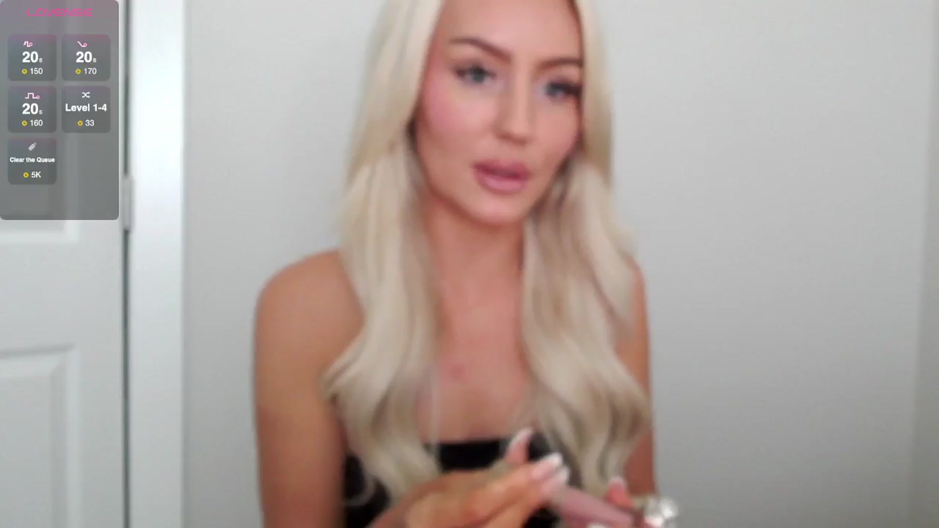 Gallery image thumbnail from Officialelsa's myfreecams stream on, 07/15/2025, 17:53 image 3 of 20