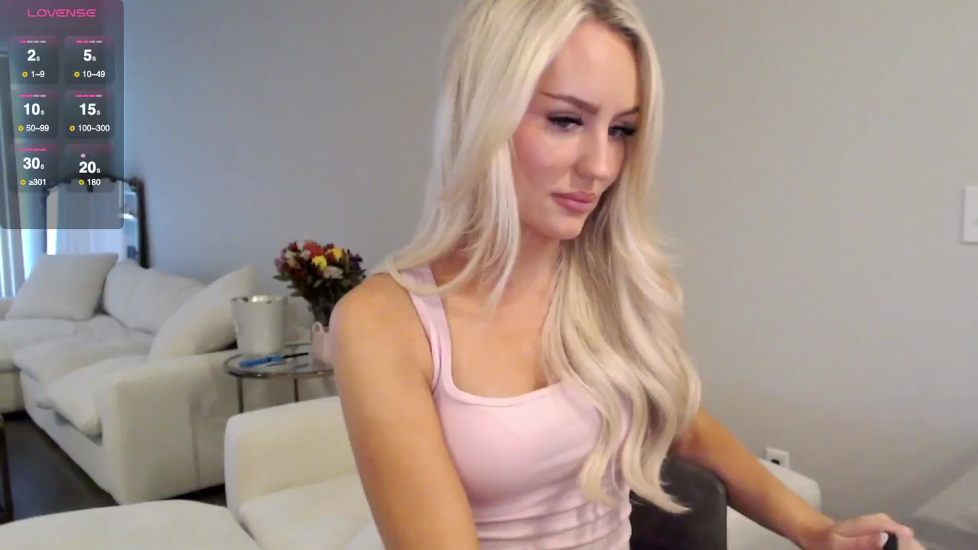 Gallery image thumbnail from Officialelsa's myfreecams stream on, 07/18/2025, 23:01 image 6 of 20