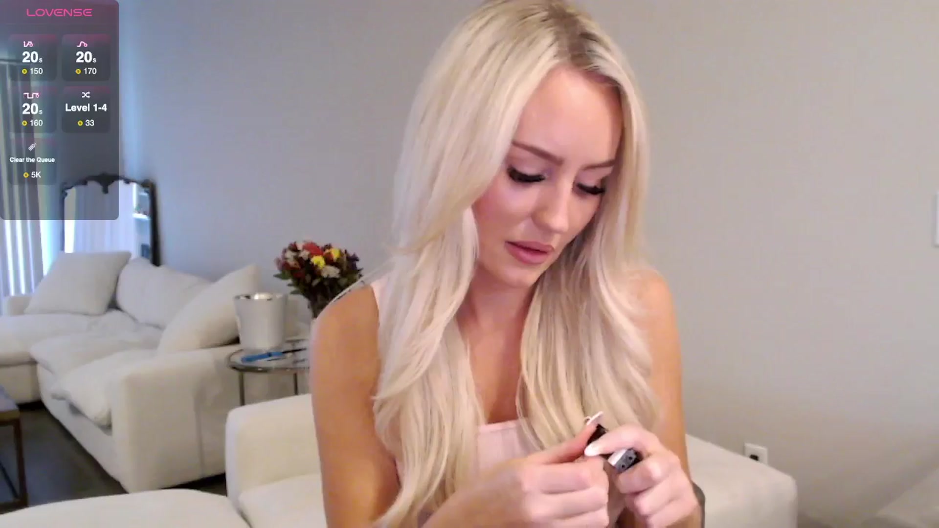 Gallery image thumbnail from Officialelsa's myfreecams stream on, 07/18/2025, 23:01 image 5 of 20