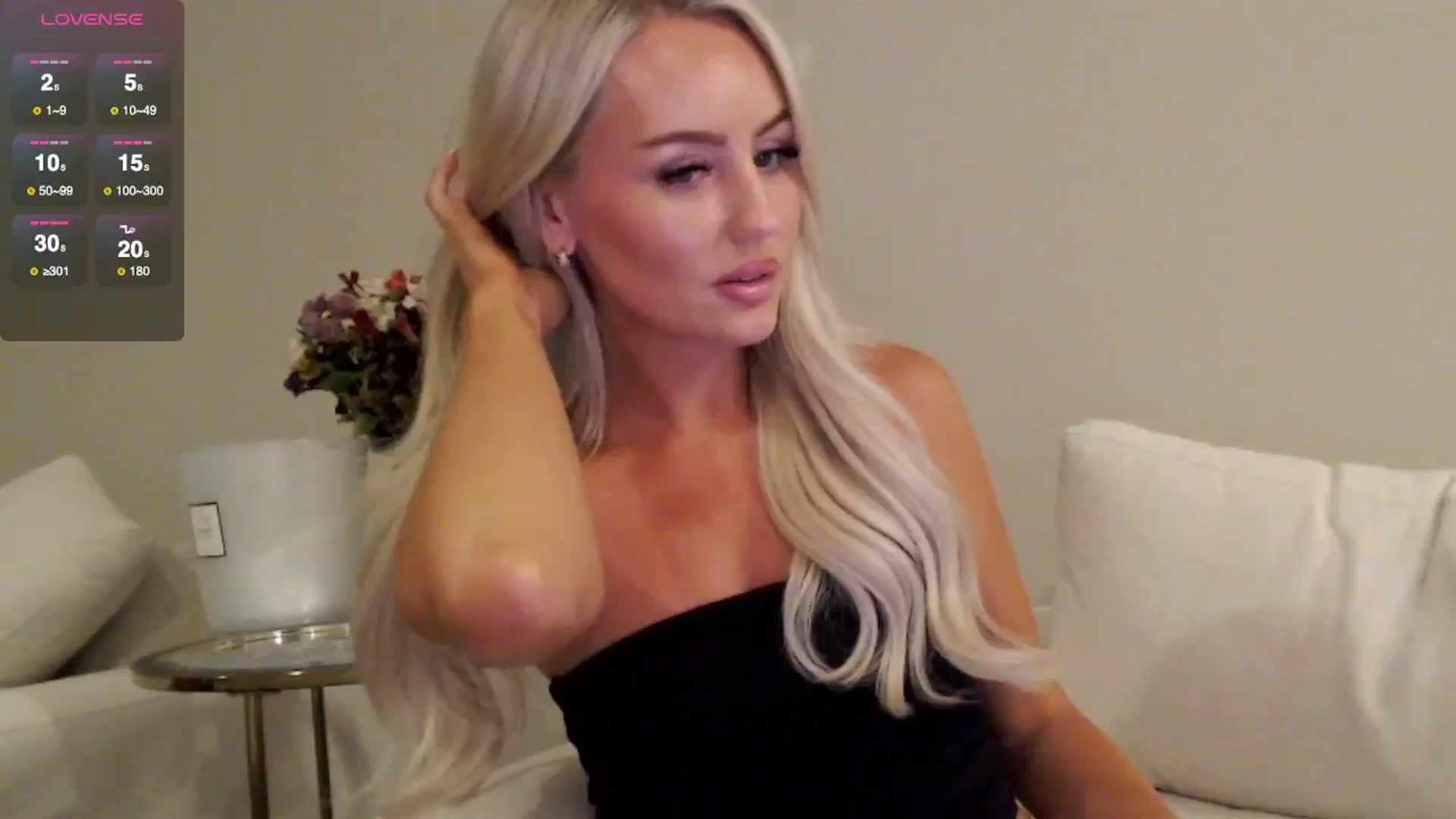 Gallery image thumbnail from Officialelsa's myfreecams stream on, 07/24/2025, 04:32 image 10 of 20