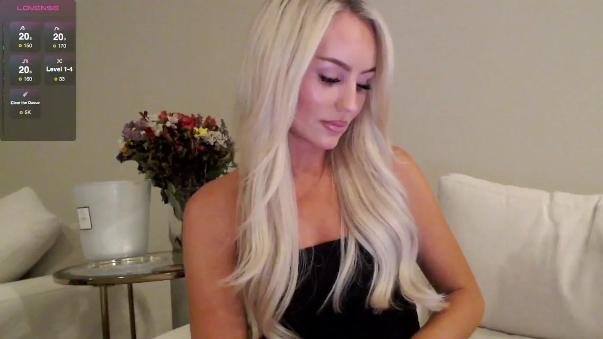 Gallery image thumbnail from Officialelsa's myfreecams stream on, 07/24/2025, 04:32 image 1 of 20