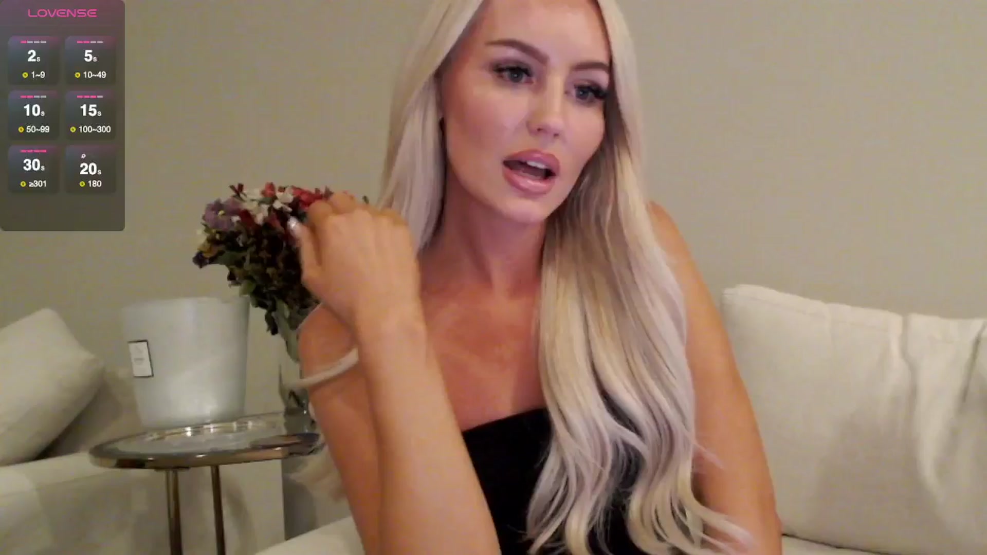 Gallery image thumbnail from Officialelsa's myfreecams stream on, 07/24/2025, 04:32 image 7 of 20