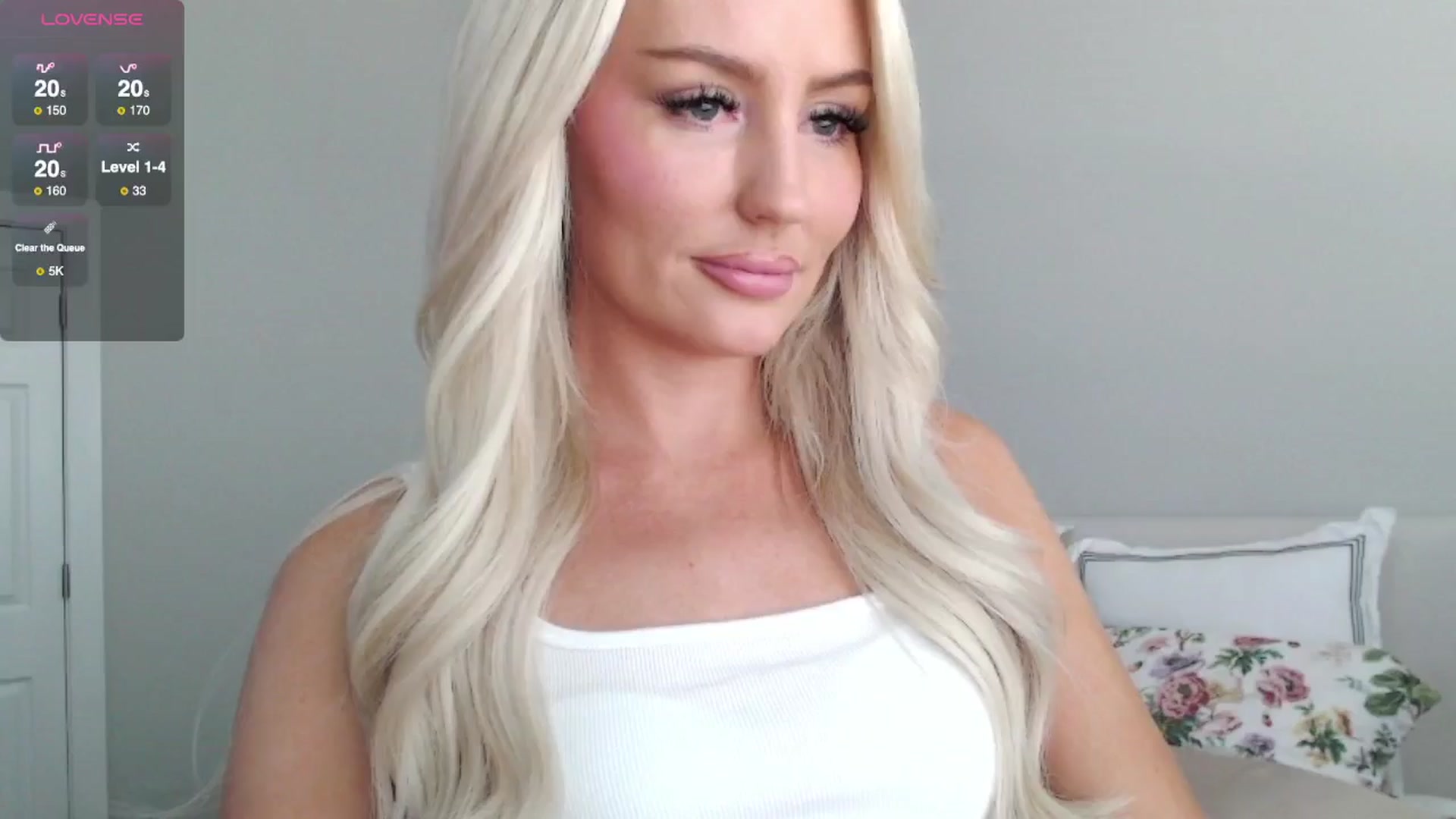 Gallery image thumbnail from Officialelsa's myfreecams stream on, 08/04/2025, 24:10 image 12 of 20