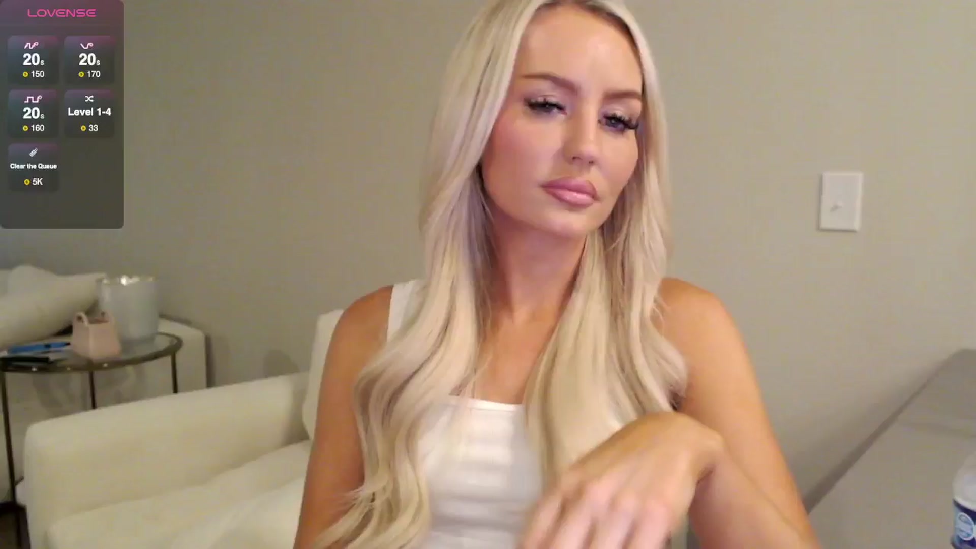 Gallery image thumbnail from Officialelsa's myfreecams stream on, 08/04/2025, 24:52 image 12 of 20