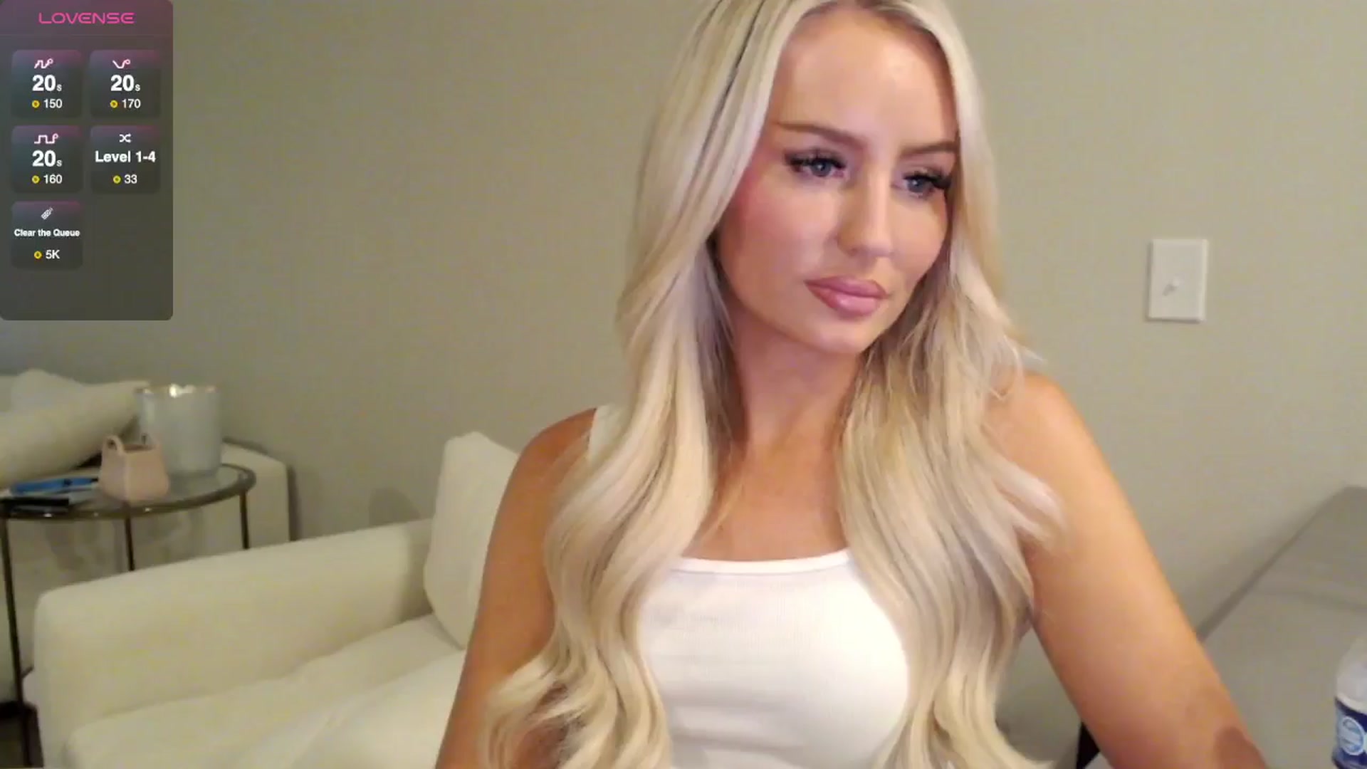 Gallery image thumbnail from Officialelsa's myfreecams stream on, 08/04/2025, 24:52 image 11 of 20