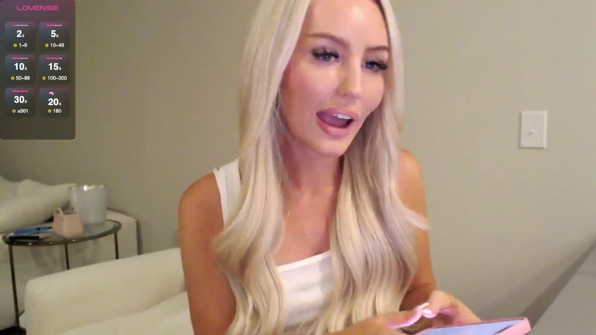 Gallery image thumbnail from Officialelsa's myfreecams stream on, 08/04/2025, 06:46 image 7 of 20