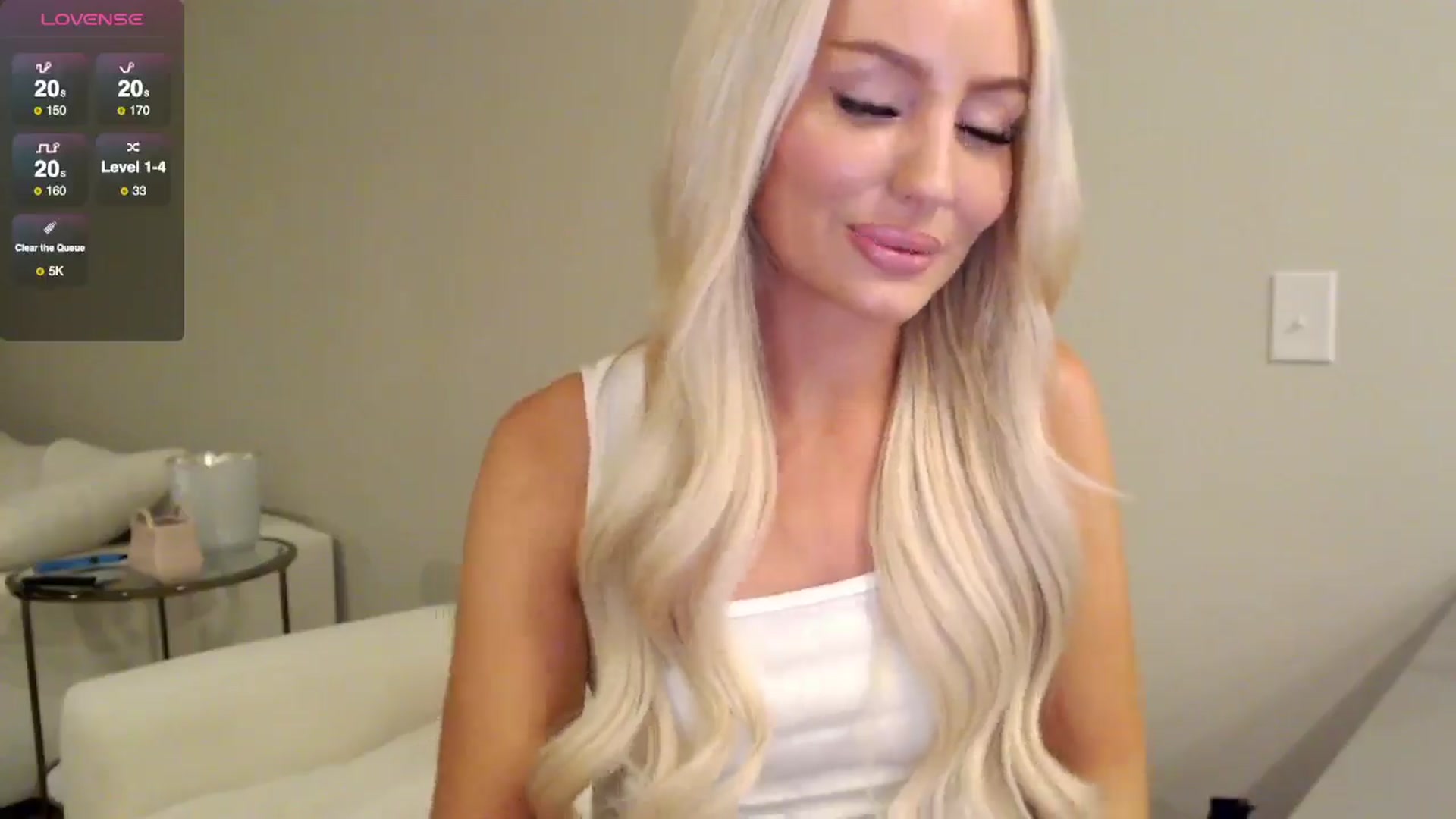 Gallery image thumbnail from Officialelsa's myfreecams stream on, 08/04/2025, 06:46 image 9 of 20