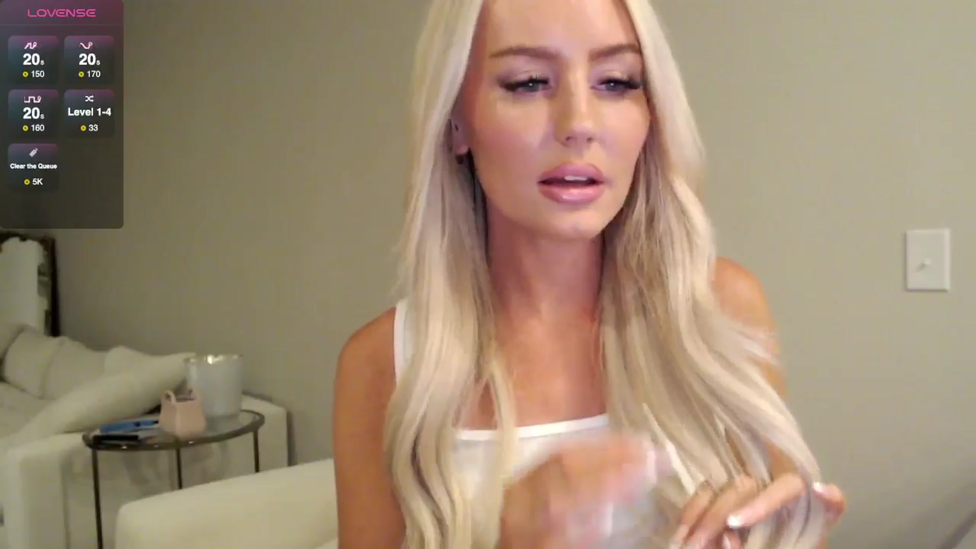 Gallery image thumbnail from Officialelsa's myfreecams stream on, 08/04/2025, 06:46 image 6 of 20