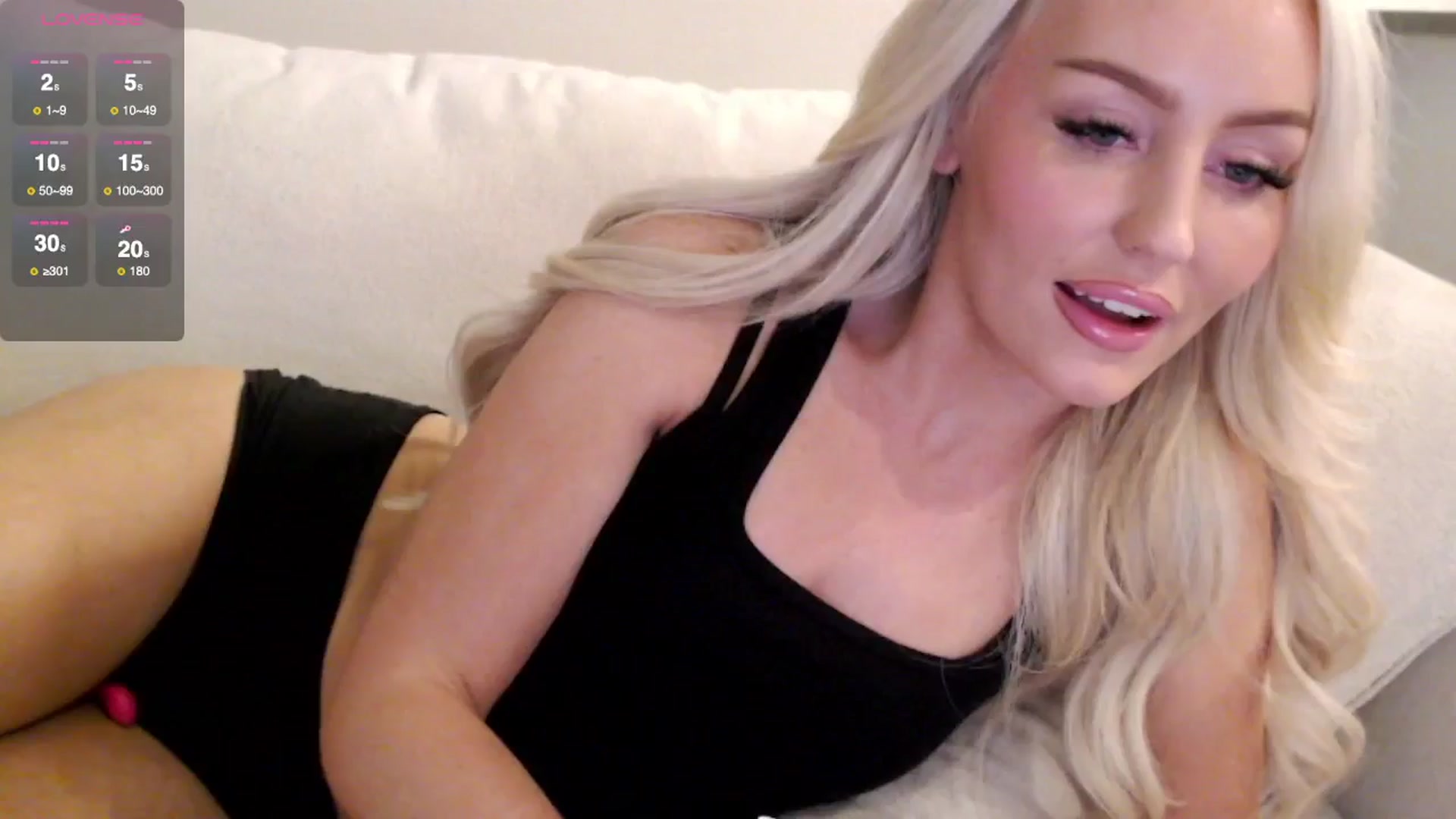 Gallery image thumbnail from Officialelsa's myfreecams stream on, 08/26/2025, 23:19 image 1 of 20