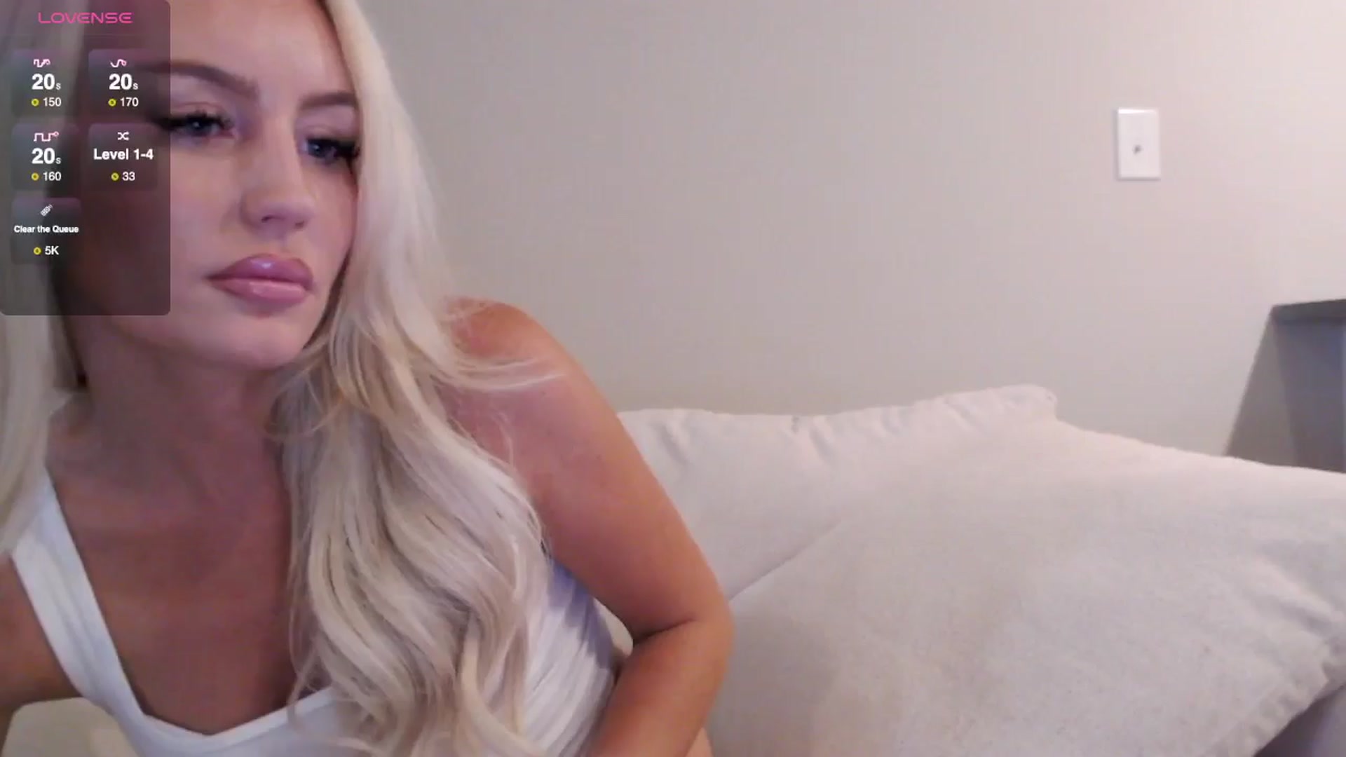 Gallery image thumbnail from Officialelsa's myfreecams stream on, 08/28/2025, 21:21 image 17 of 20