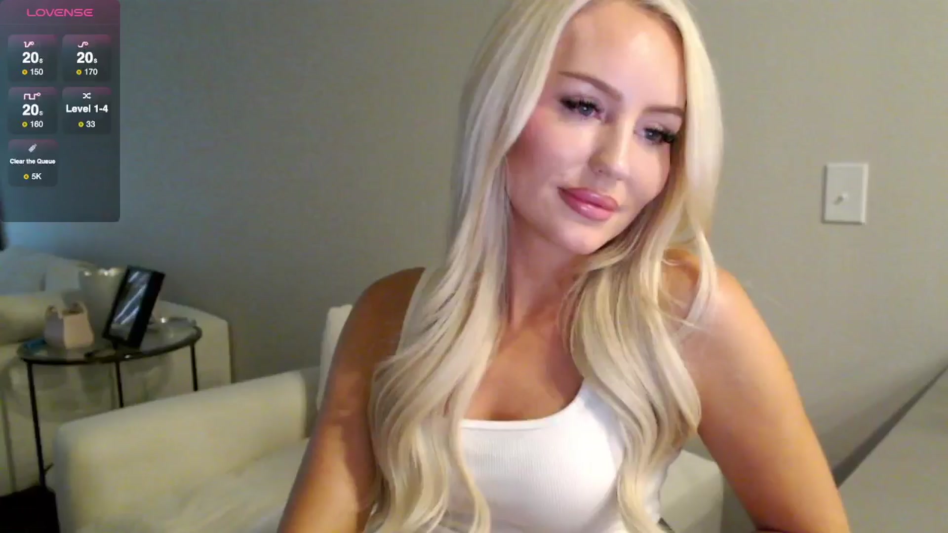 Gallery image thumbnail from Officialelsa's myfreecams stream on, 08/28/2025, 22:25 image 6 of 20