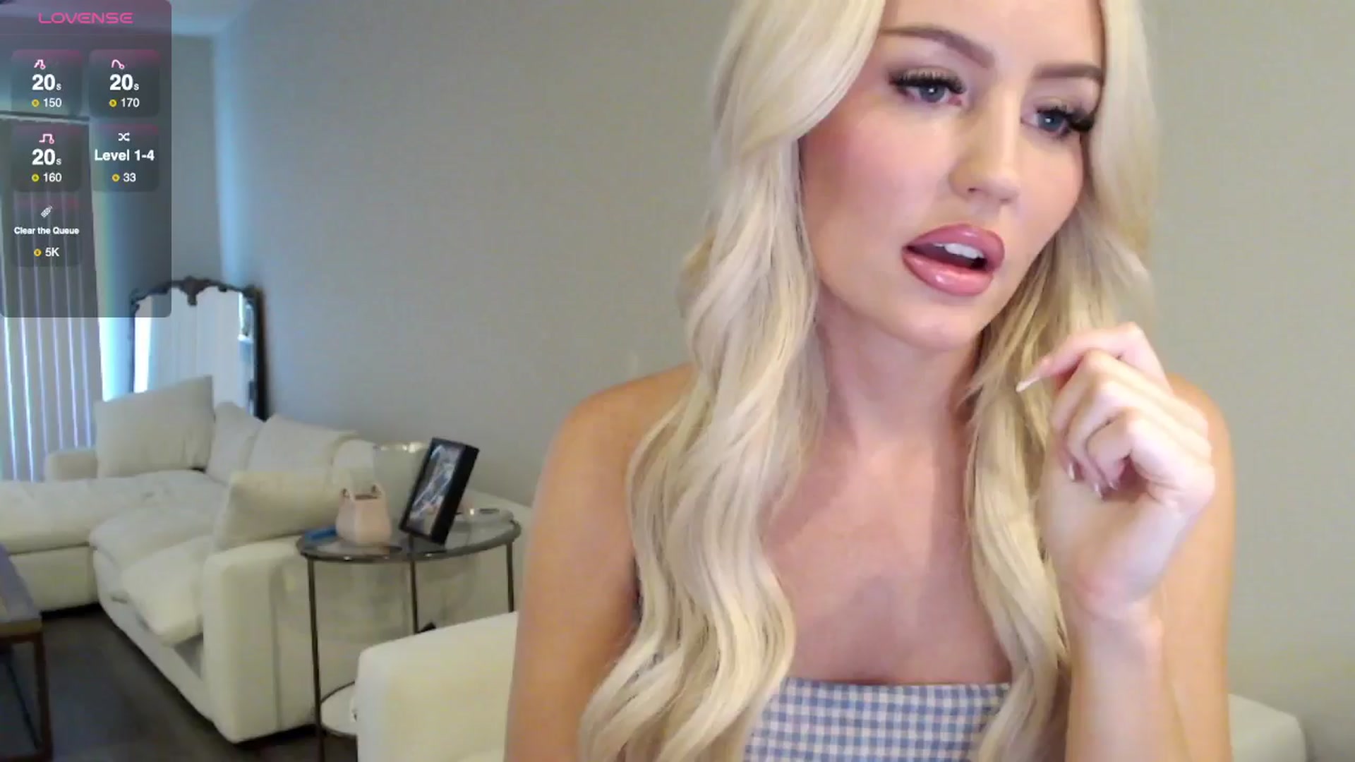 Gallery image thumbnail from Officialelsa's myfreecams stream on, 09/03/2025, 20:28 image 3 of 20