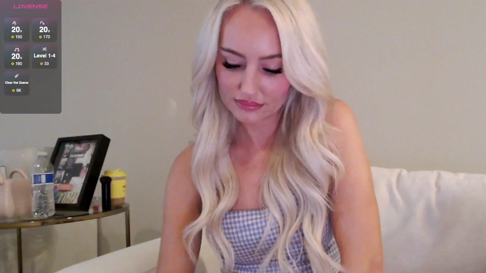 Gallery image thumbnail from Officialelsa's myfreecams stream on, 09/03/2025, 20:28 image 19 of 20