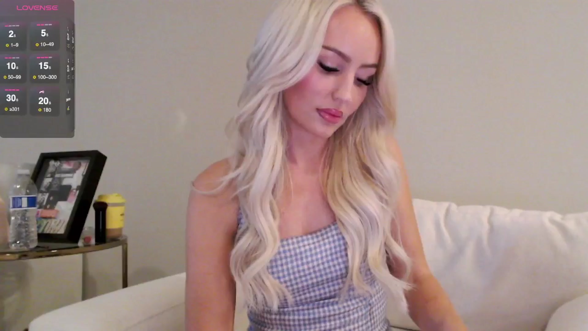 Gallery image thumbnail from Officialelsa's myfreecams stream on, 09/03/2025, 20:28 image 16 of 20