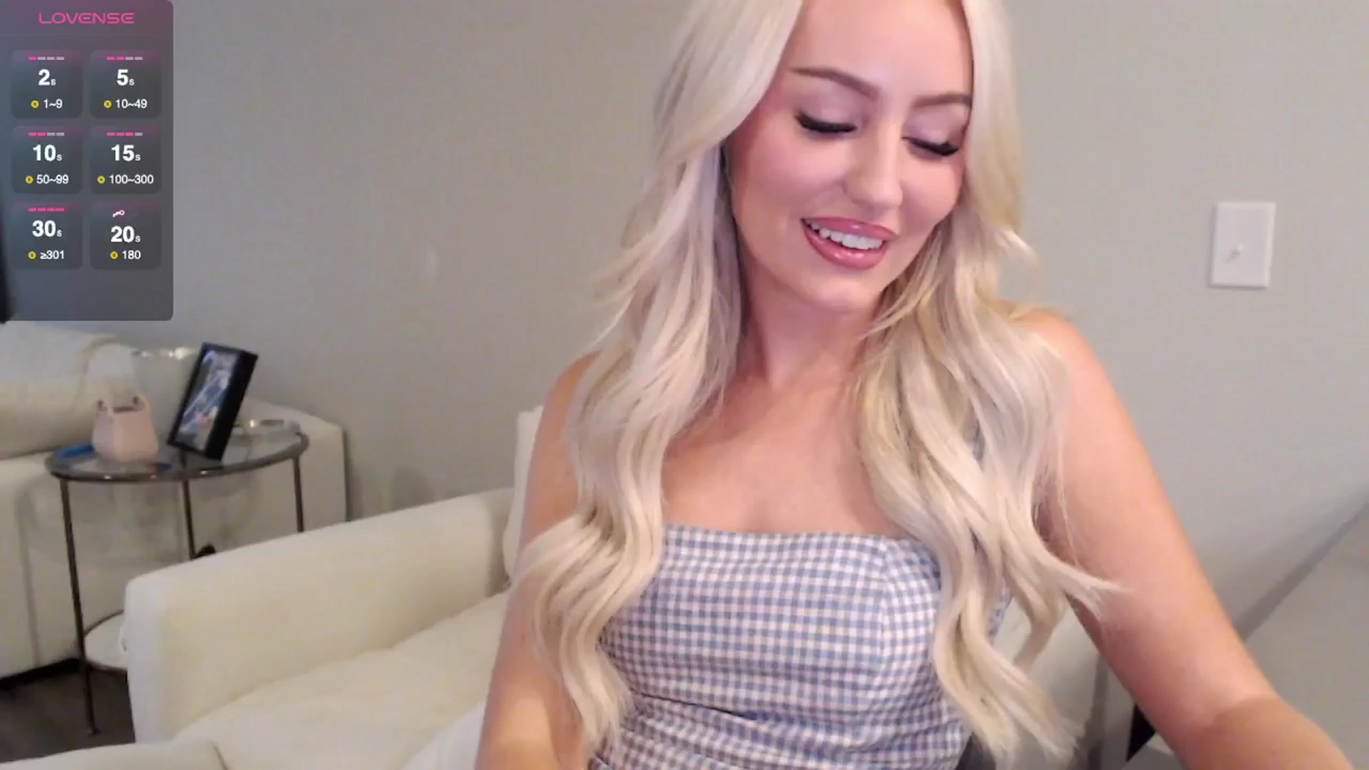 Gallery image thumbnail from Officialelsa's myfreecams stream on, 09/03/2025, 20:28 image 5 of 20