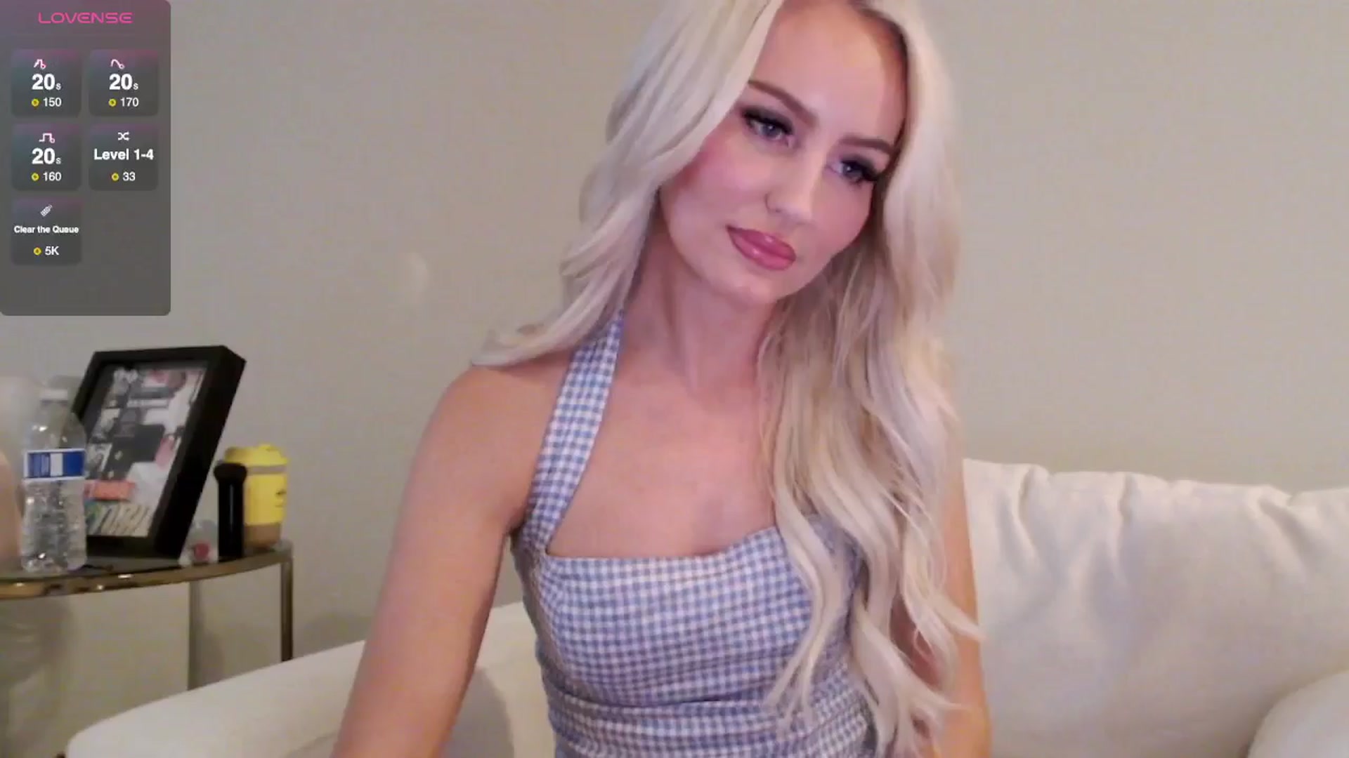 Gallery image thumbnail from Officialelsa's myfreecams stream on, 09/03/2025, 20:28 image 15 of 20