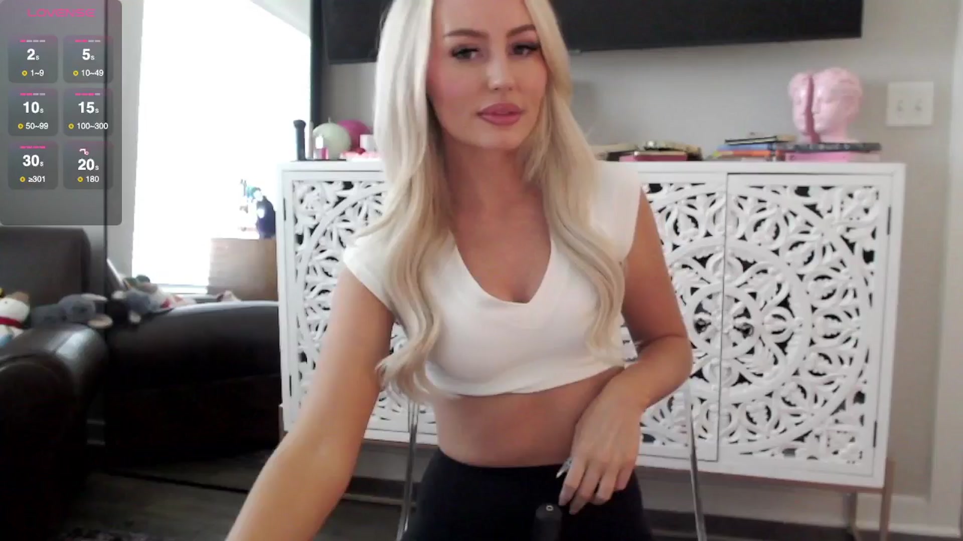 Gallery image thumbnail from Officialelsa's myfreecams stream on, 09/08/2025, 21:11 image 13 of 20