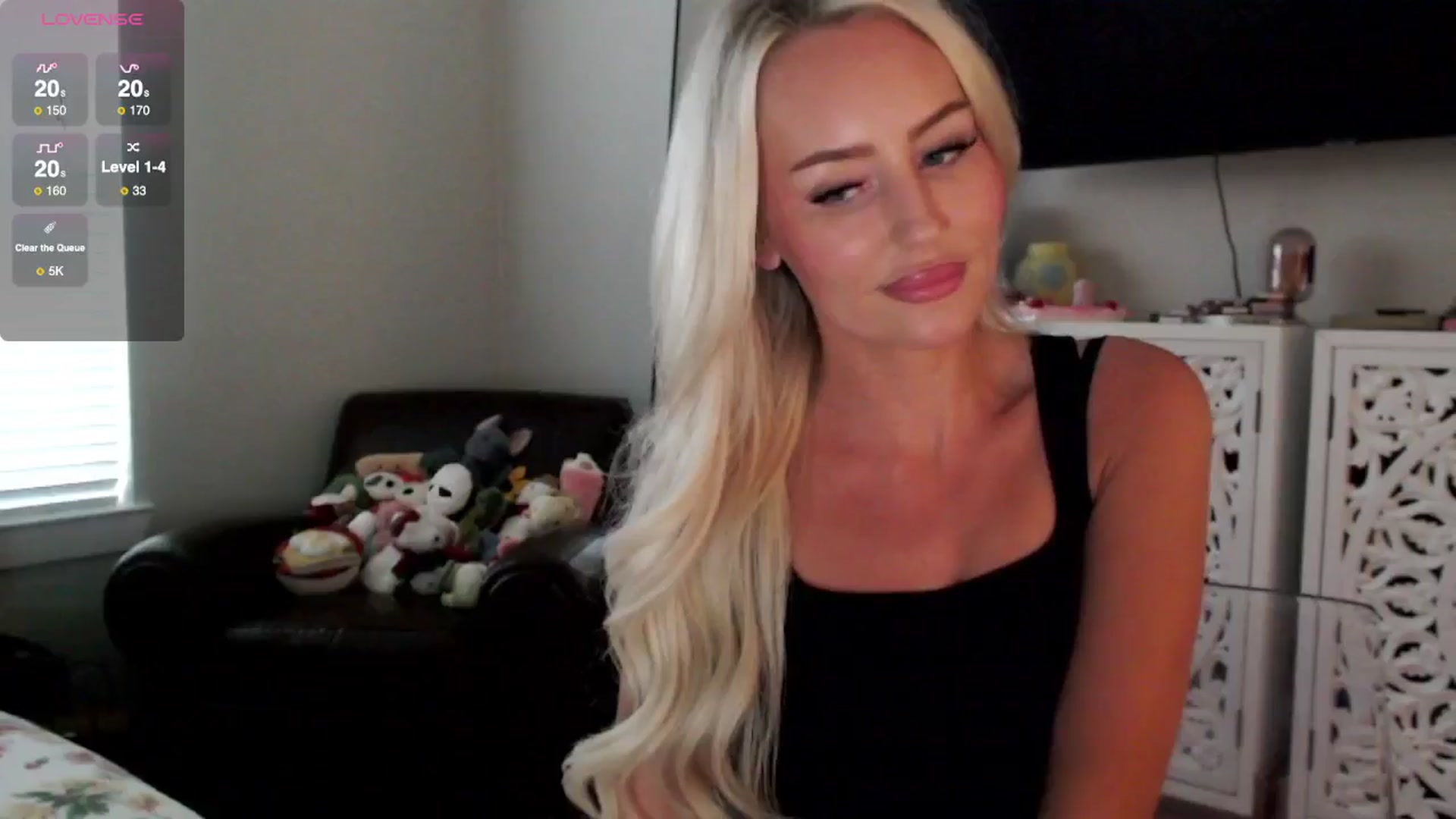 Gallery image thumbnail from Officialelsa's myfreecams stream on, 09/19/2025, 24:00 image 18 of 20